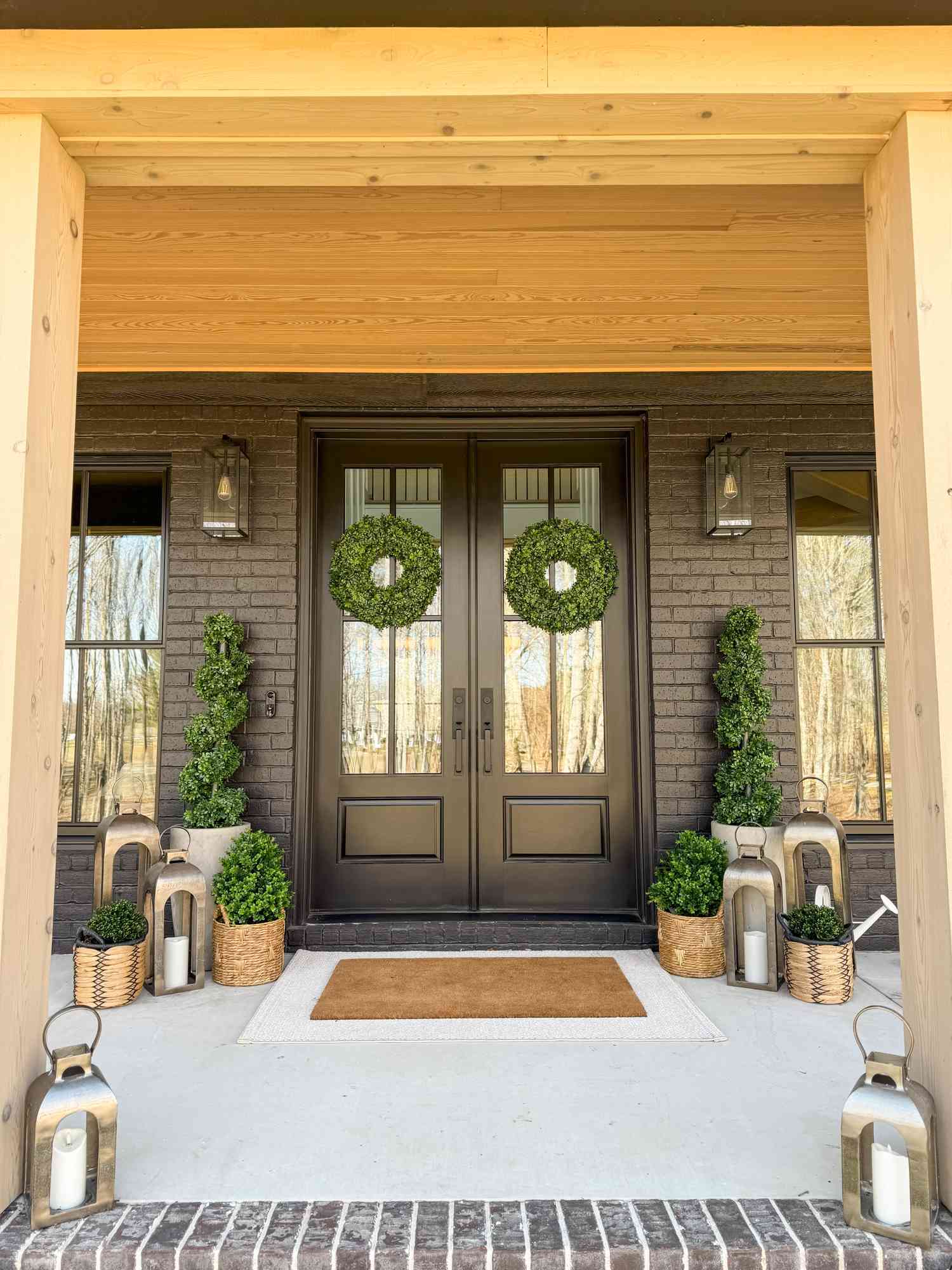 15 Lovely Front Porch Decorating Ideas From Designers