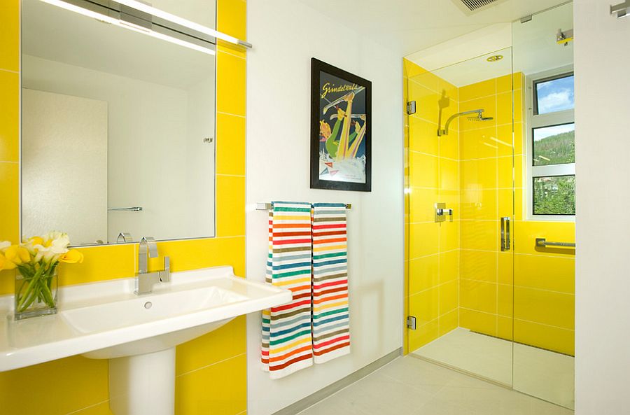 16 Gorgeous Bathrooms with the Warm Allure of Yellow | Decoist