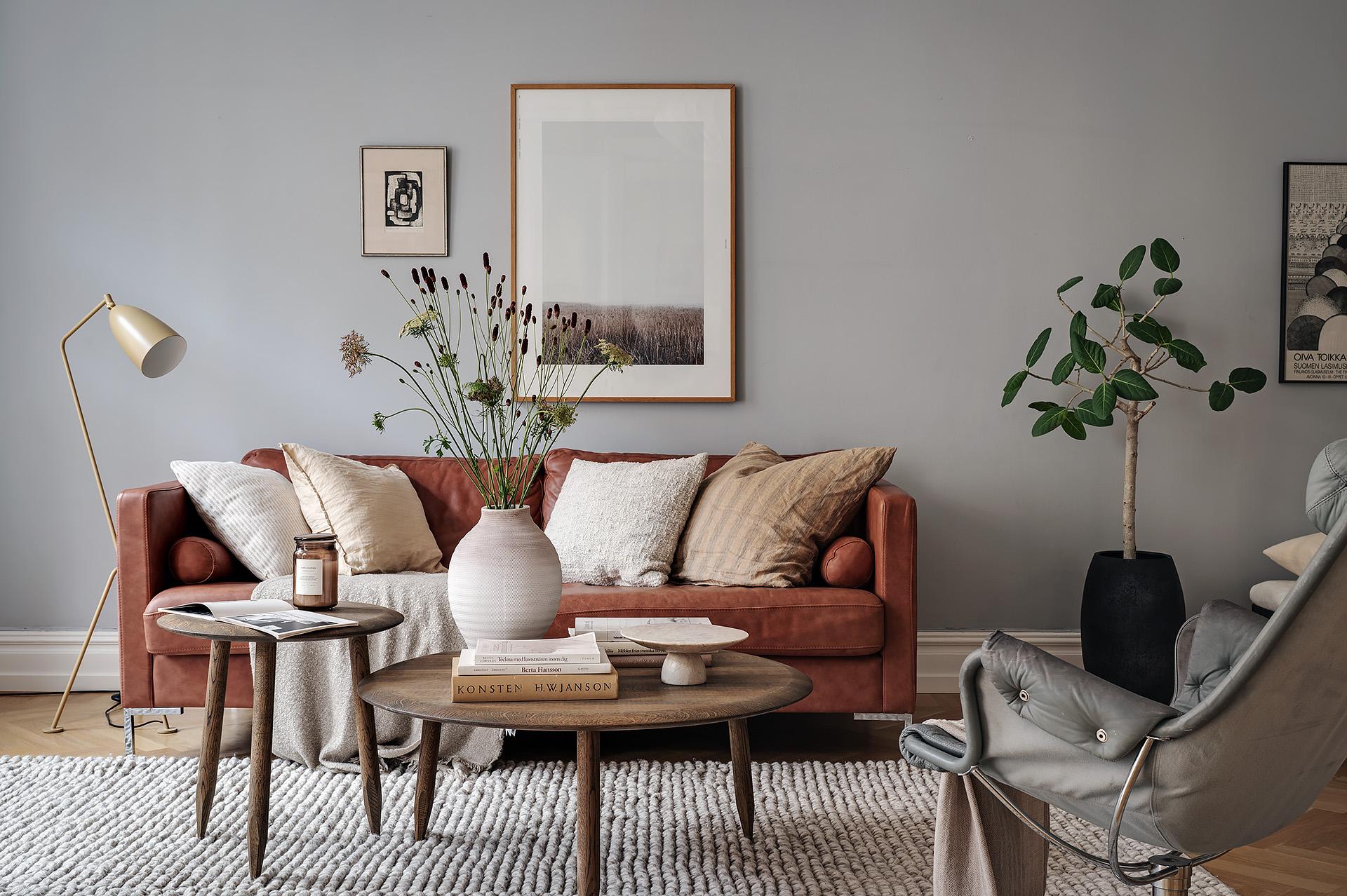 19 Brown couch living room ideas for a warm and classy look - COCO LAPINE DESIGNCOCO LAPINE DESIGN