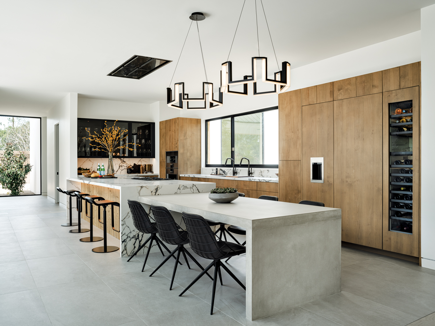 20 Minimalist Kitchens That Inspire Us To Stay Organized | LUXE Interiors + Design