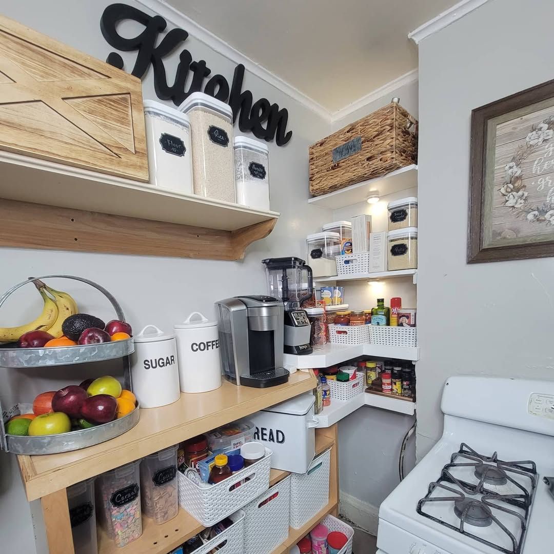 20 Small Pantry Organization Ideas for 2026 That Turn Tight Closets Into Design Assets