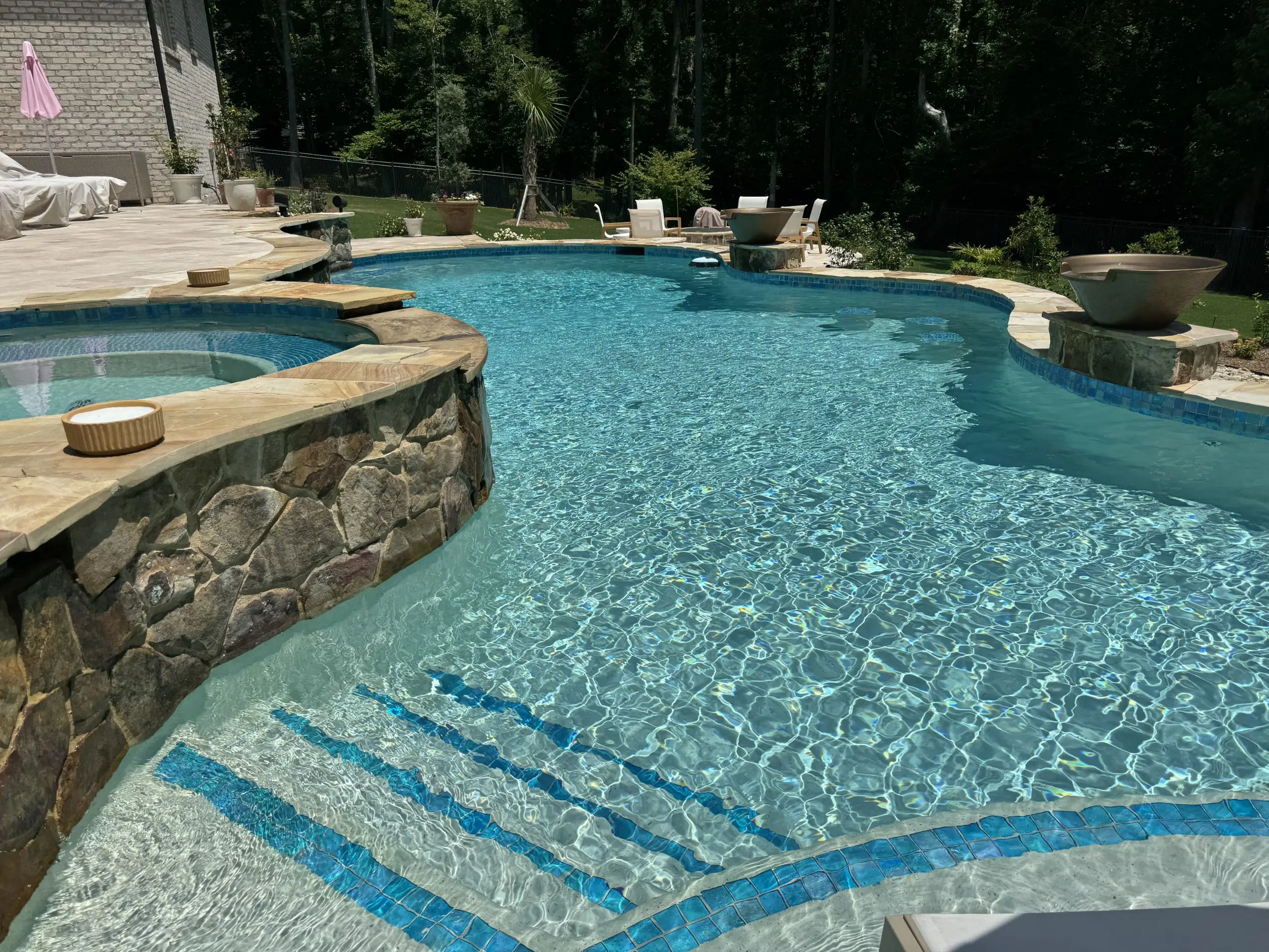 2026 Pool Tile Trends: Modern Waterline & Spa Tile Ideas