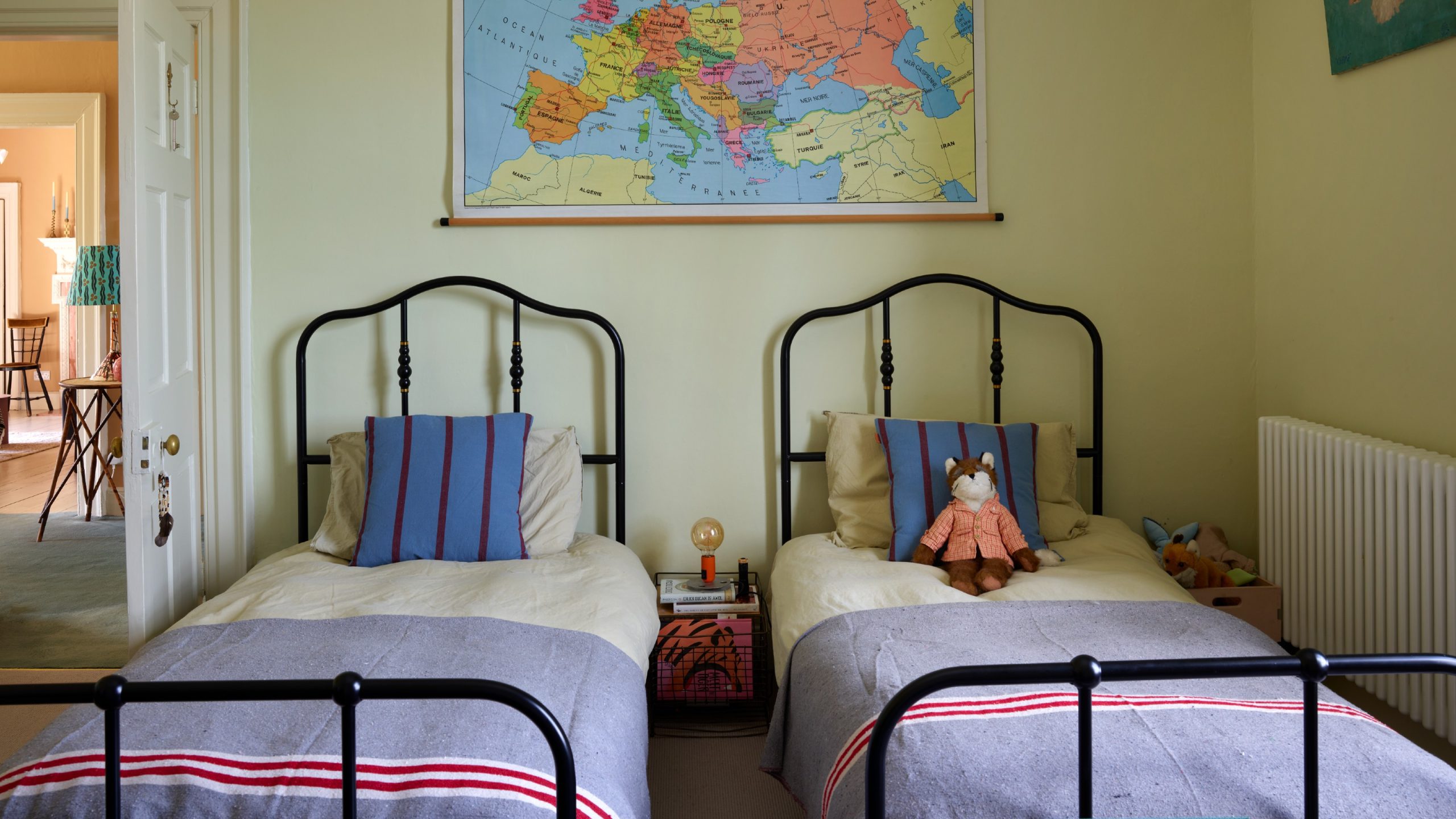 21 clever kids' shared bedroom ideas for a fair space divide | Ideal Home