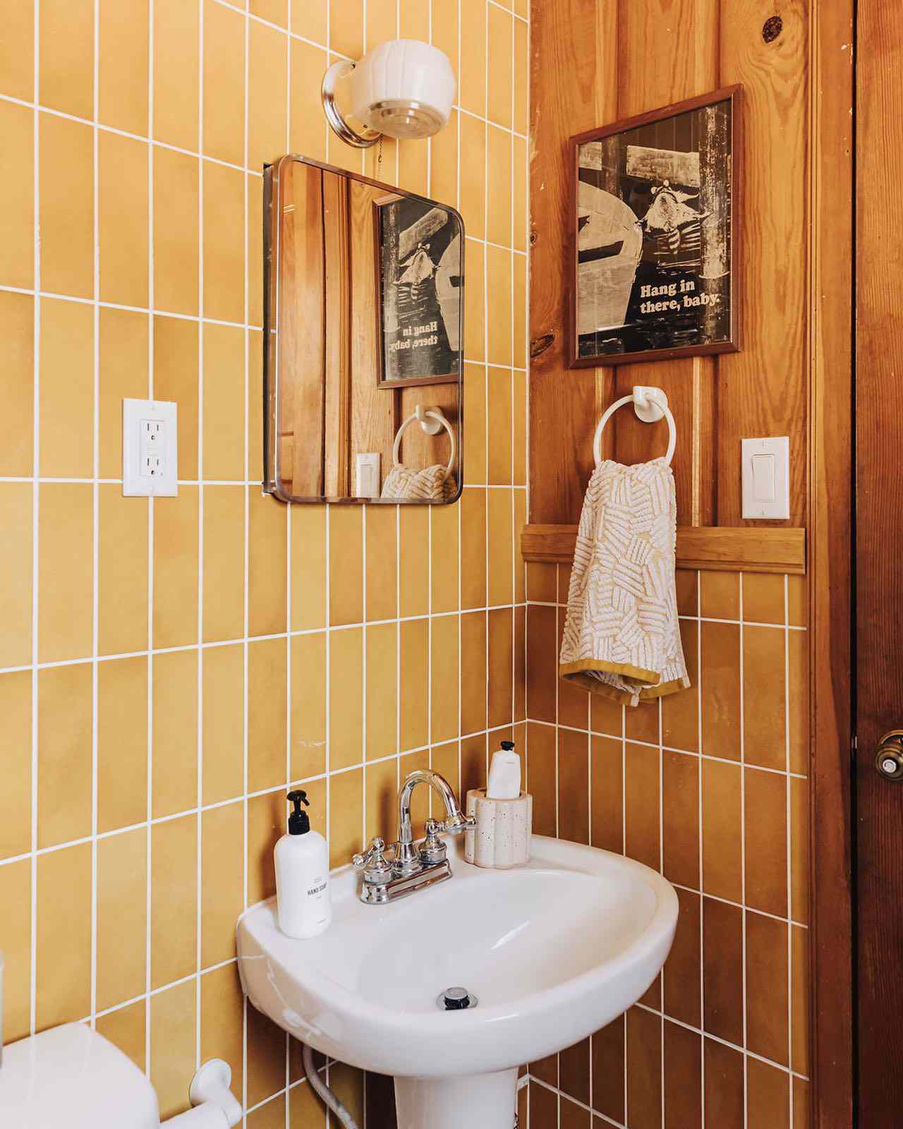 22 Yellow Bathroom Ideas to Brighten Your Home