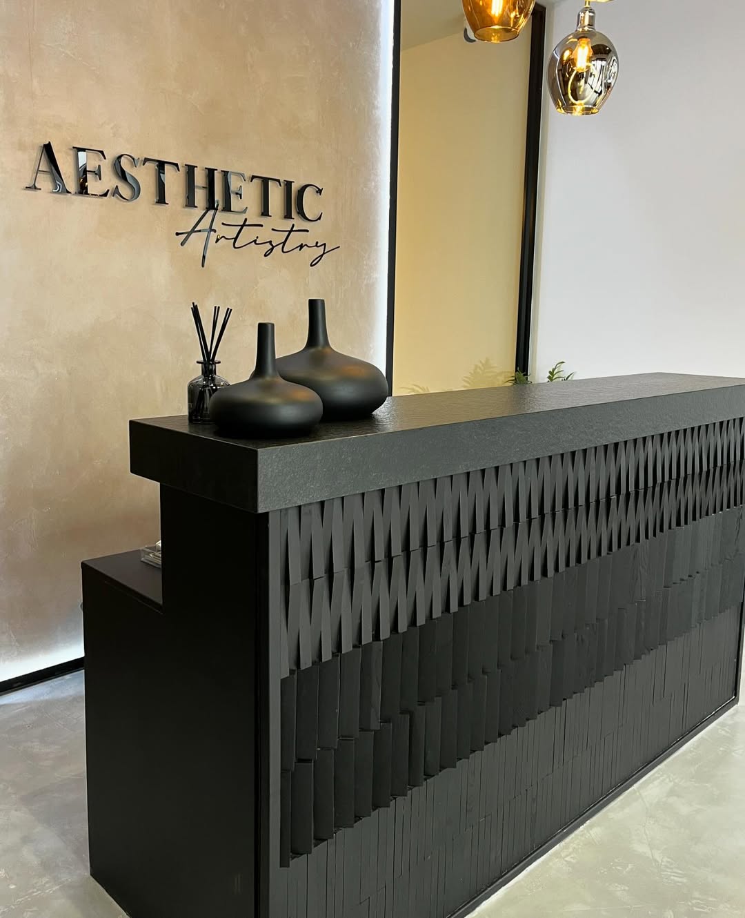 23 Front Desk Design Ideas No One Shares Because They're Designed for People, Not Paperwork