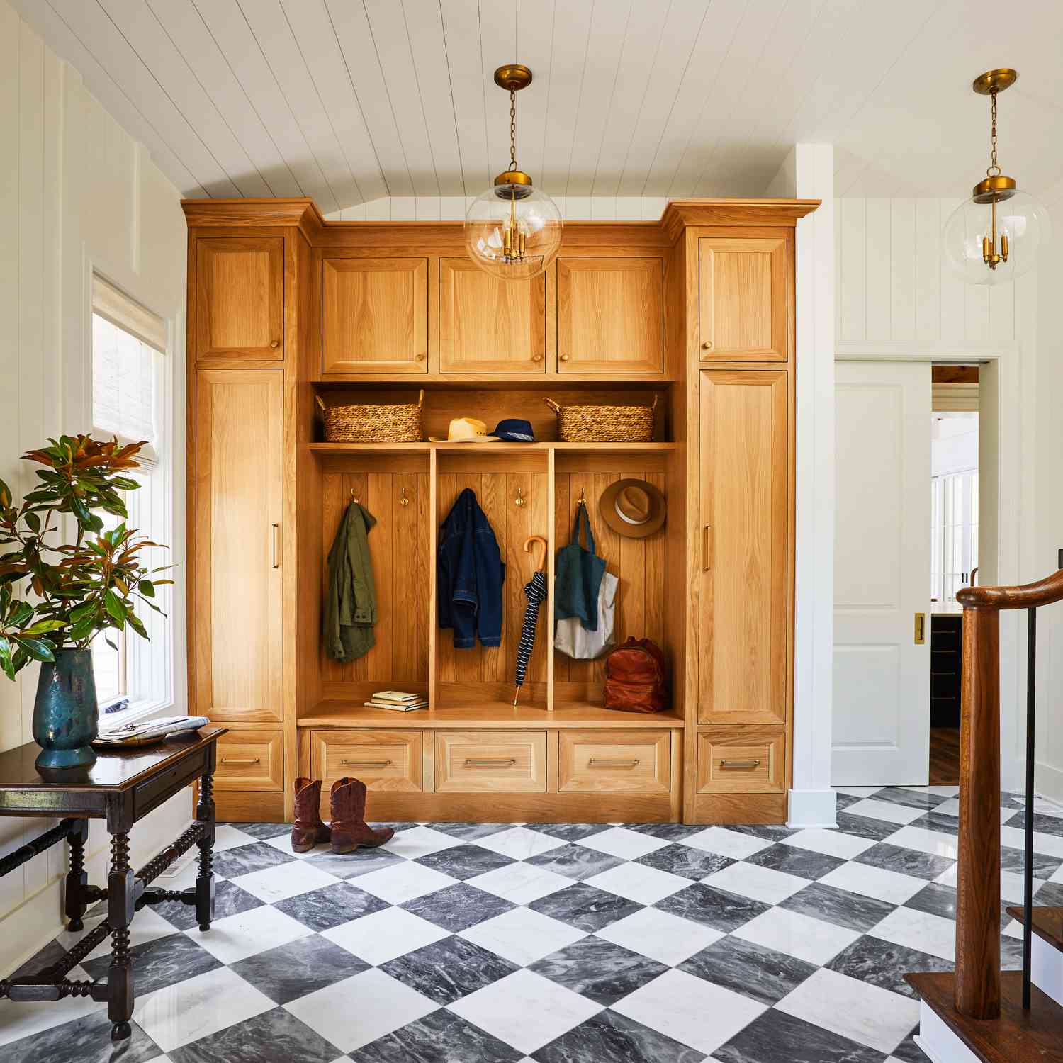 24 Mudroom Ideas To Make Your Storage Space A Showpiece