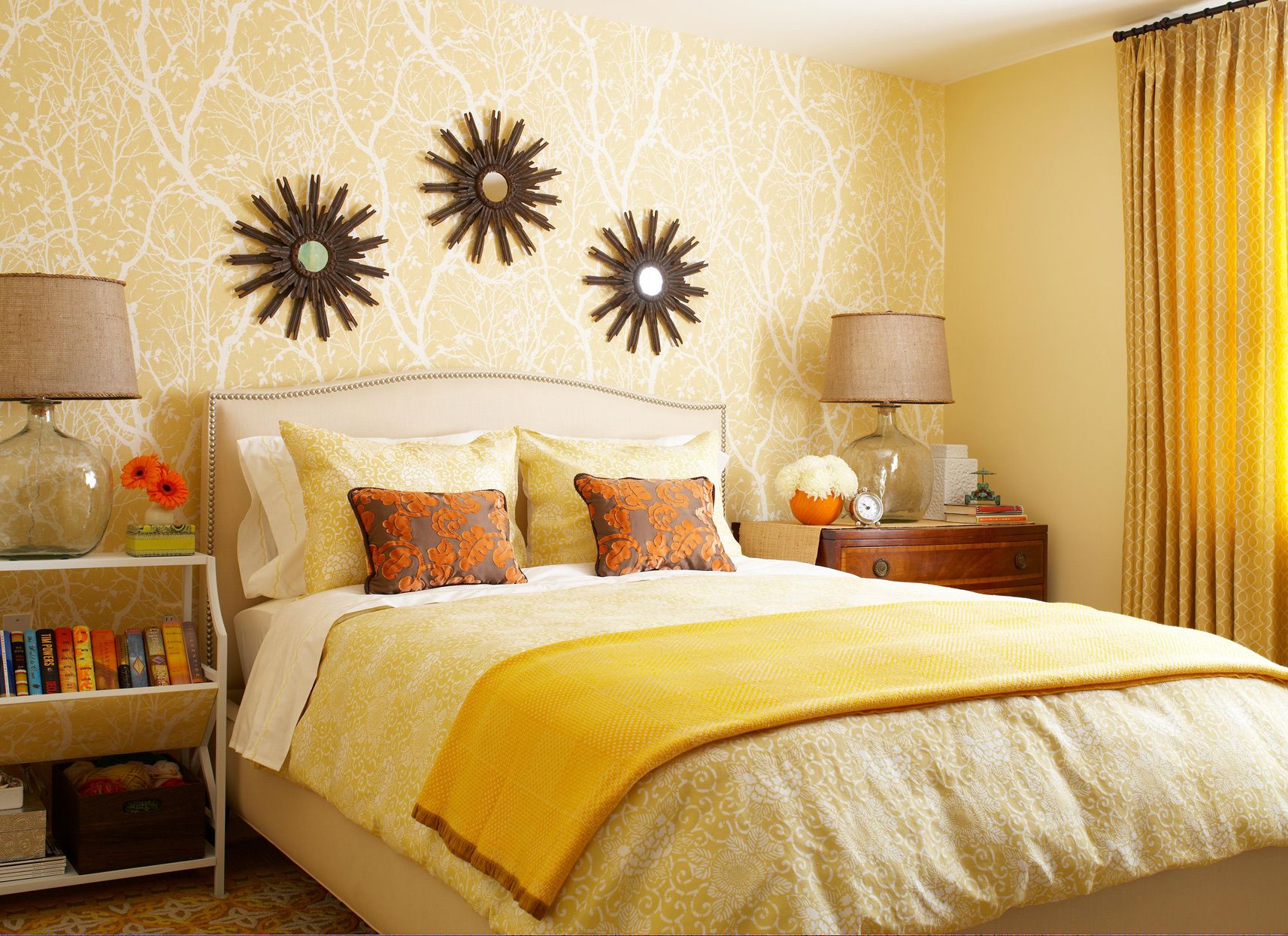 25 Cheery Ways to Decorate with Yellow Accessories and Furniture