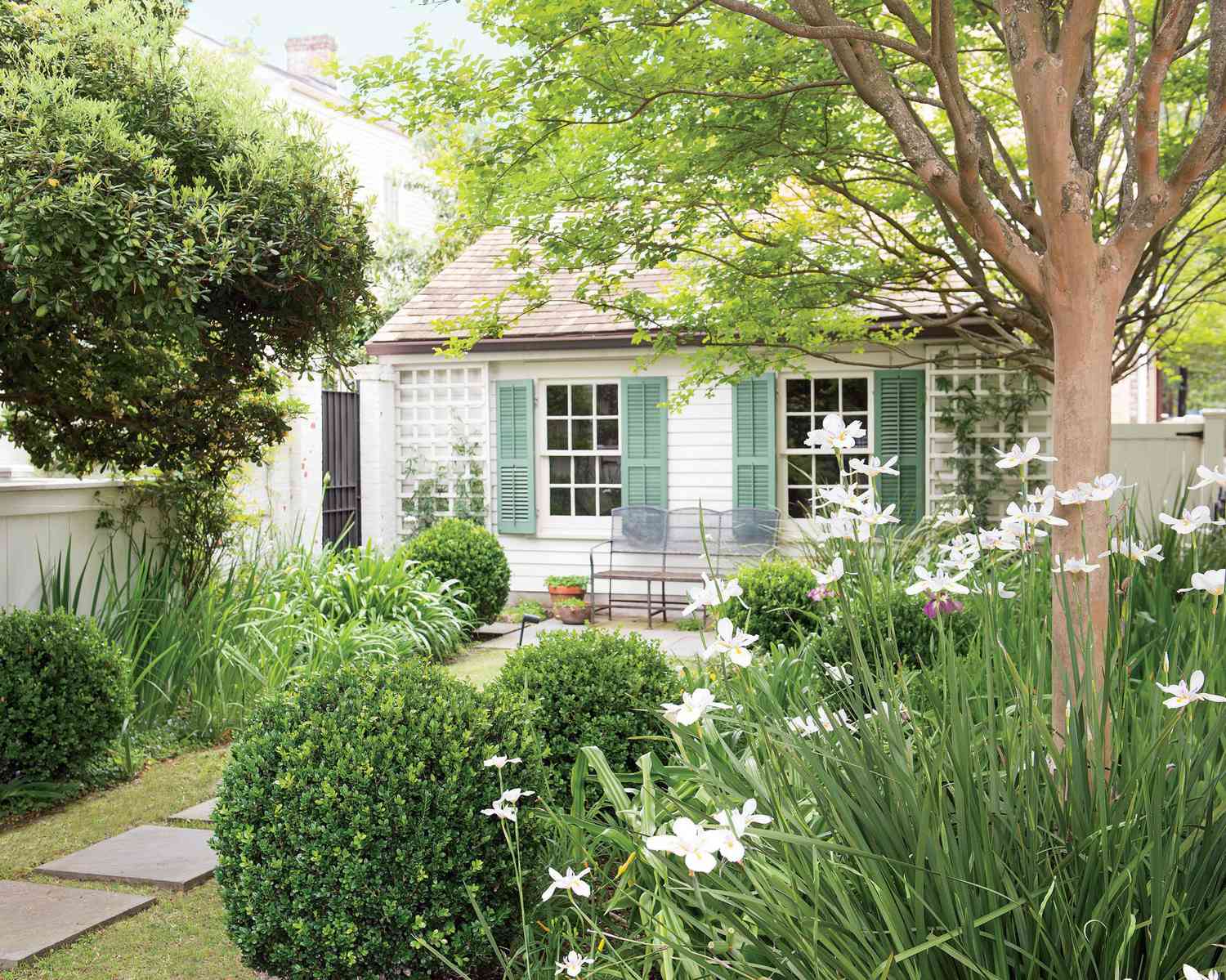 25 Small Backyard Ideas For A Mini Outdoor Oasis