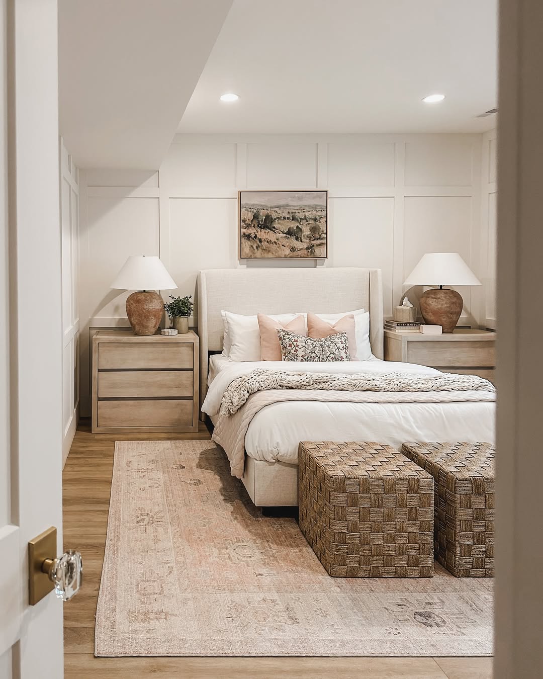 27 Guest Bedroom Ideas for 2026 That High-End Designers Swear By For VIP Guests