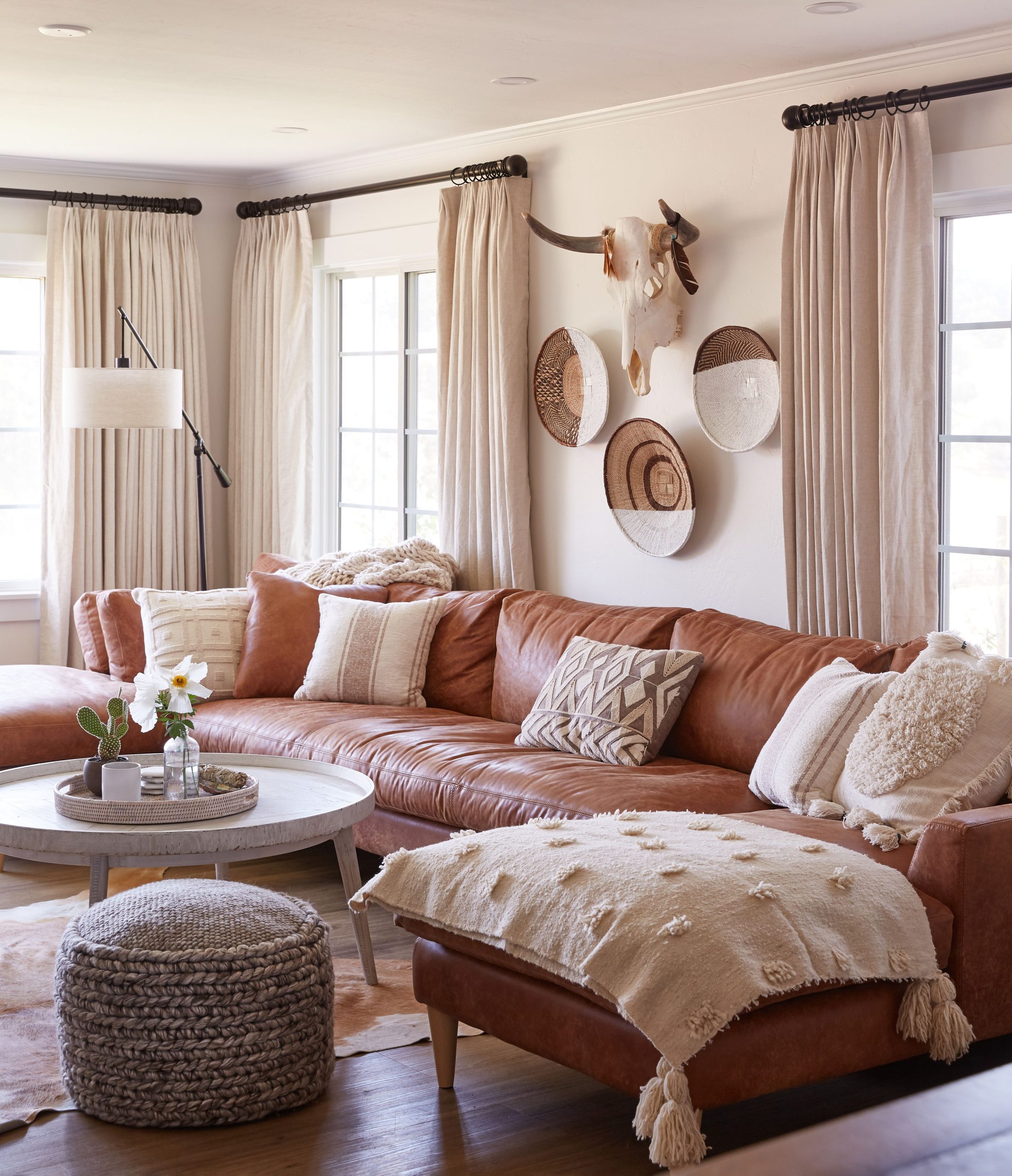 28 Brown Couch Ideas for Living Rooms