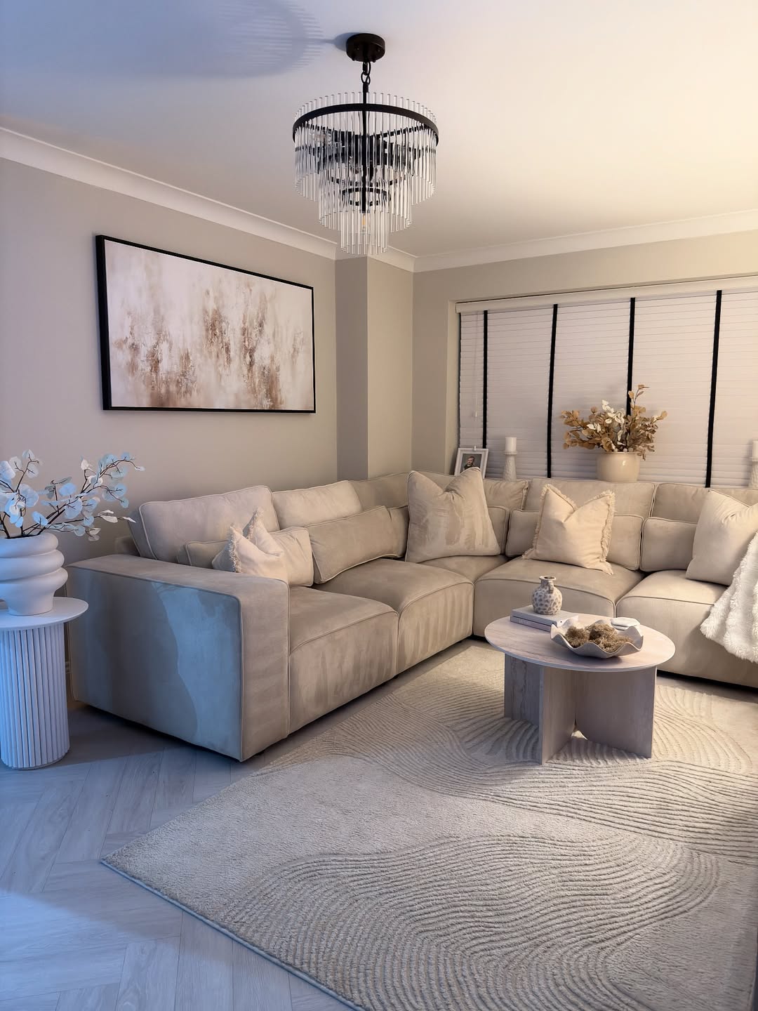 28 Rectangle Living Room Ideas for 2026 That Make Your Room Feel Wider In The First 10 Seconds