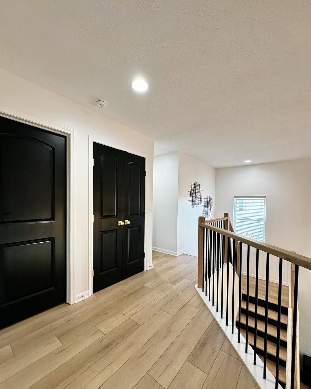 28 Upstairs Hallway Ideas That Finally Give That Long, Forgotten Passage Some Personality