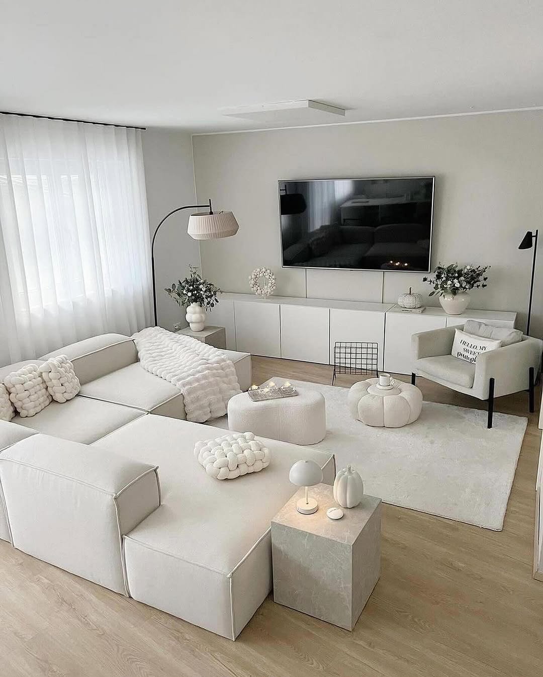 28 White Living Room Decor Ideas That Create a Space You'll Never Want to Leave