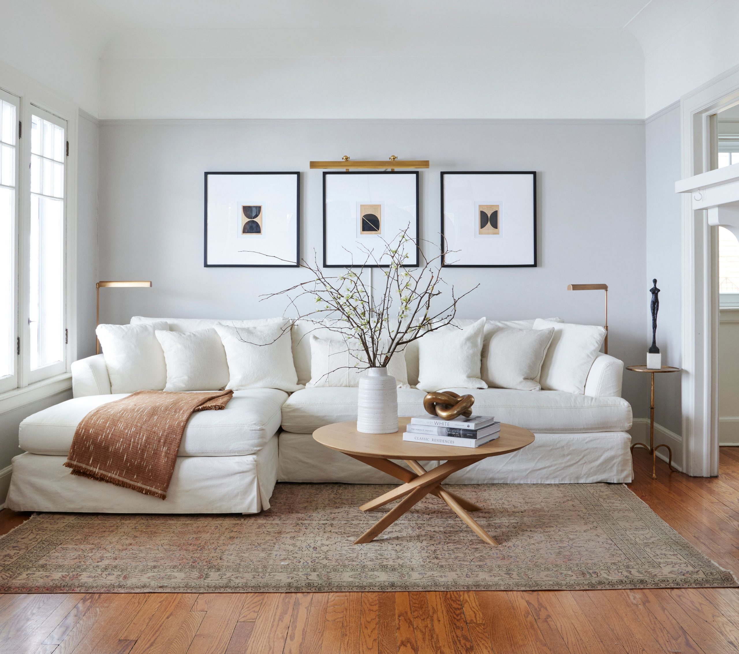 31 Minimalist Living Room Ideas to Simplify Your Space