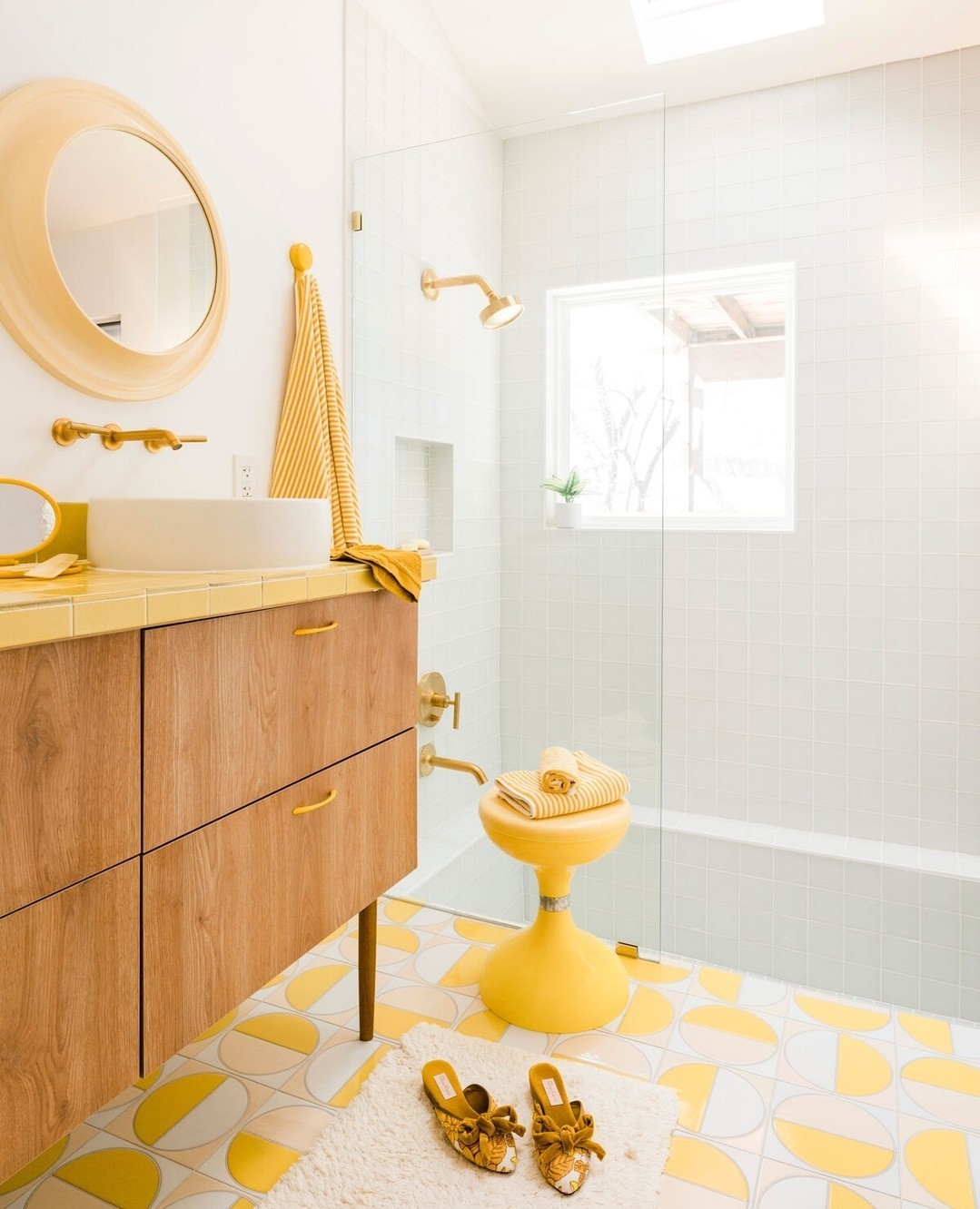 32 Yellow Bathroom Ideas No Designer Wants You to Copy (But You'll Want To Anyway)