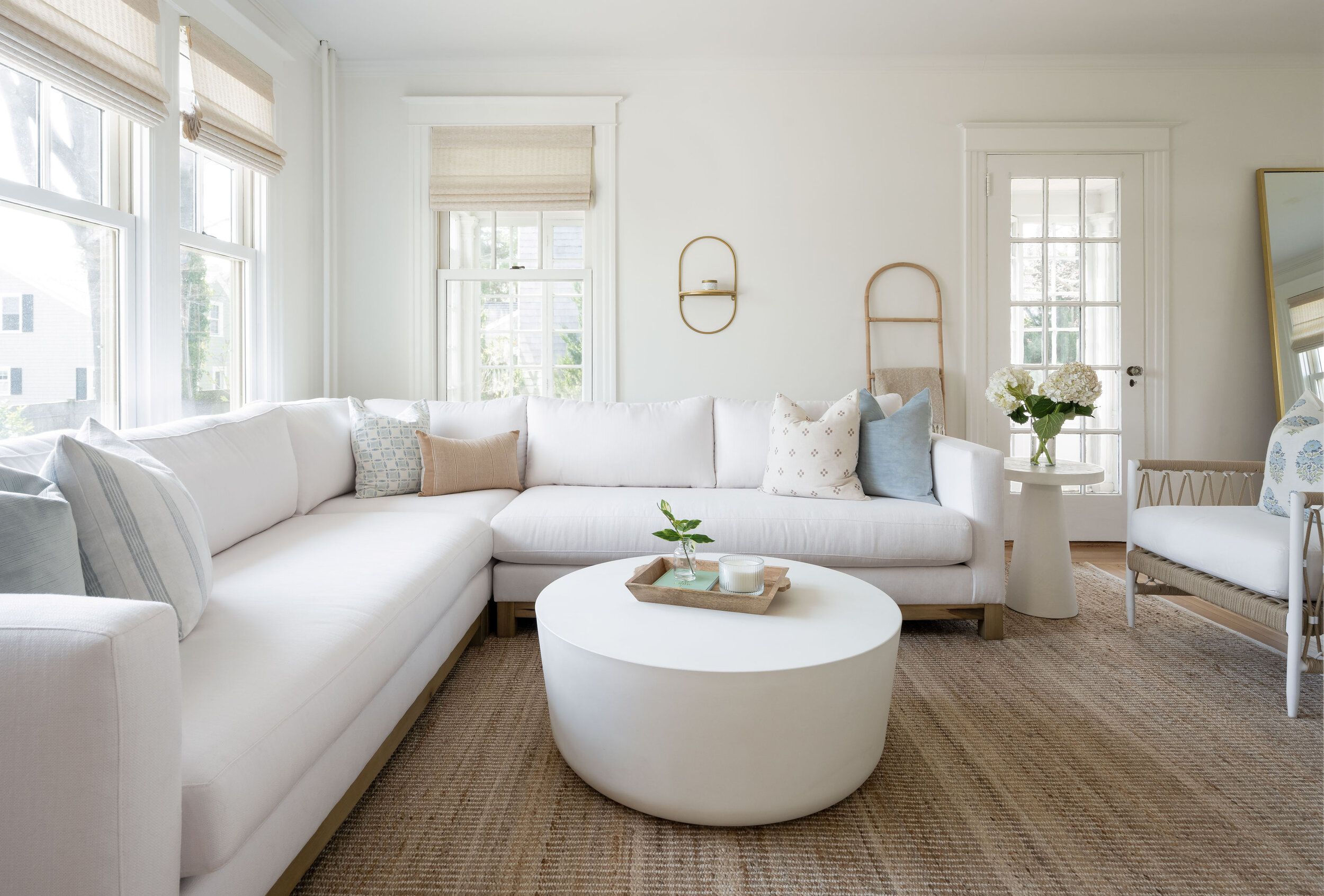 37 Best Ways to Decorate With White