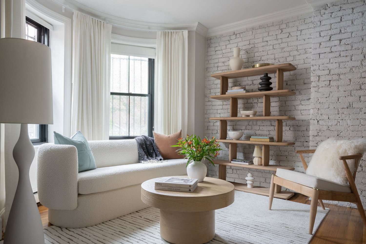 39 Minimalist Living Rooms That Get the Look Just Right