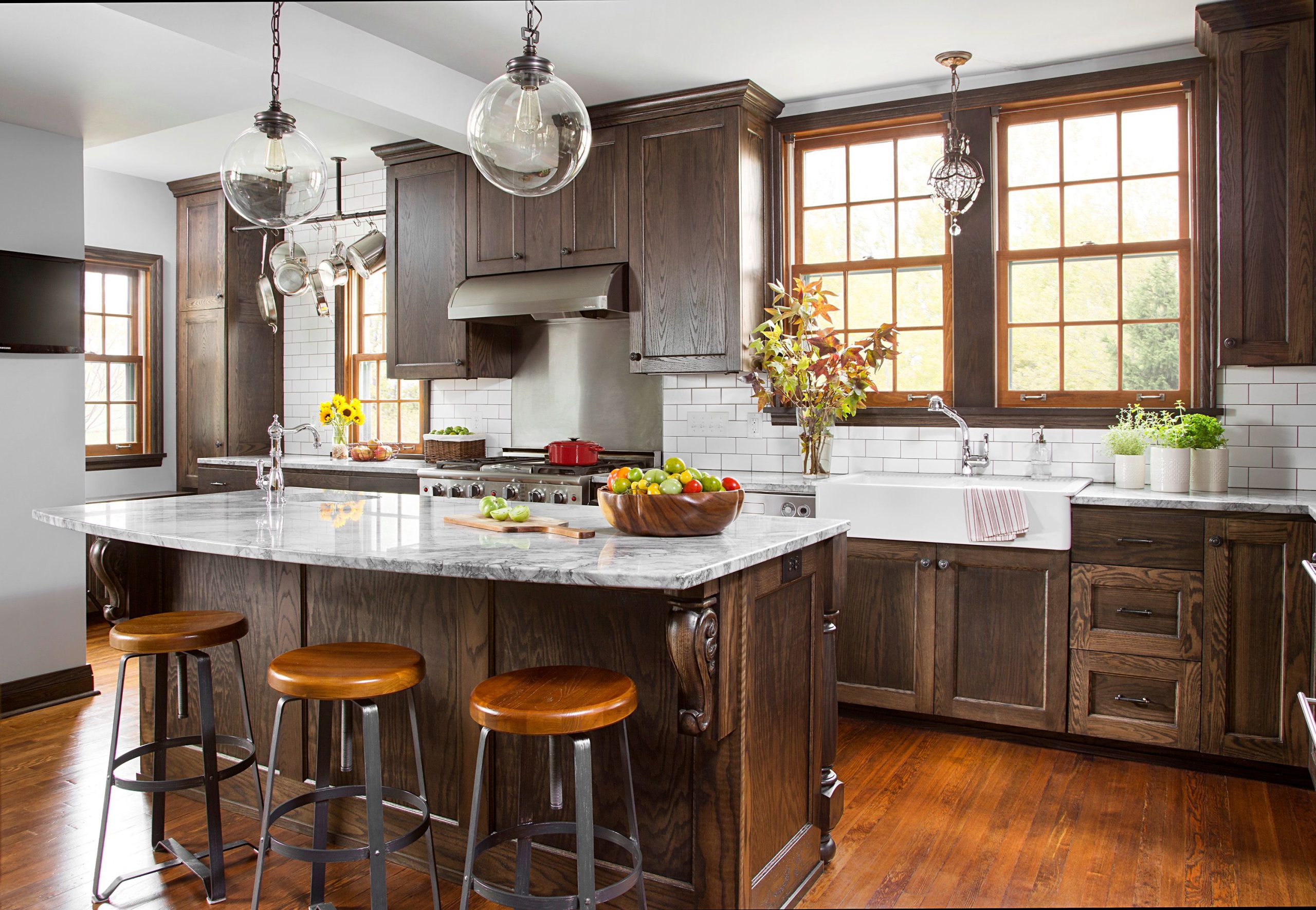 41 Gorgeous Kitchens with Wood Cabinets