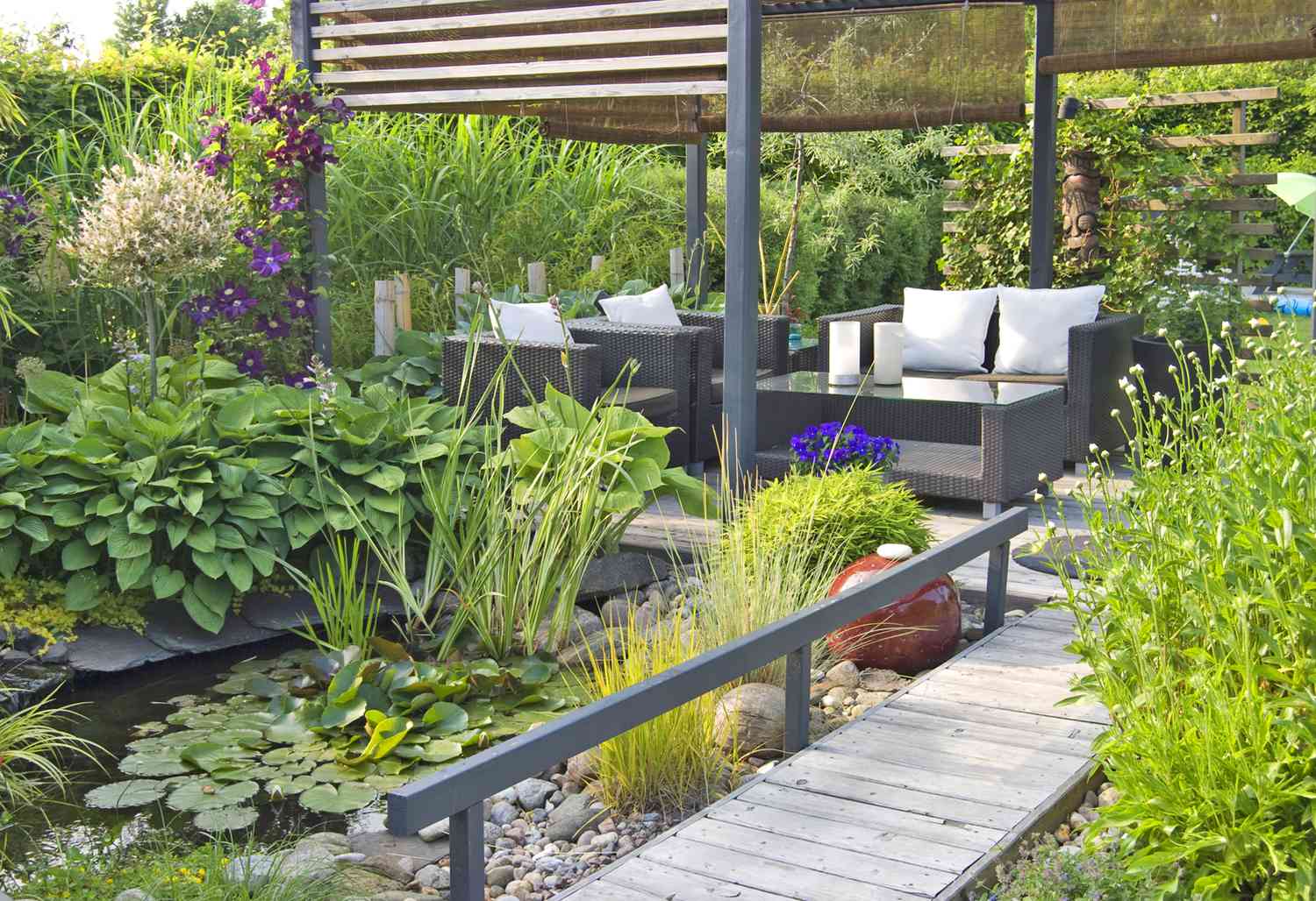 51 Beautiful Small Garden Ideas for Your Outdoor Space