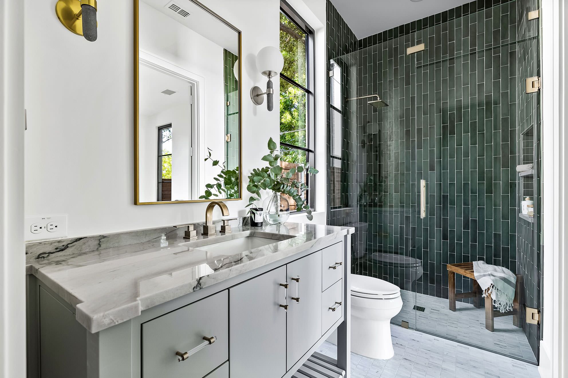 6 Inviting New Bathrooms With a Curbless Shower