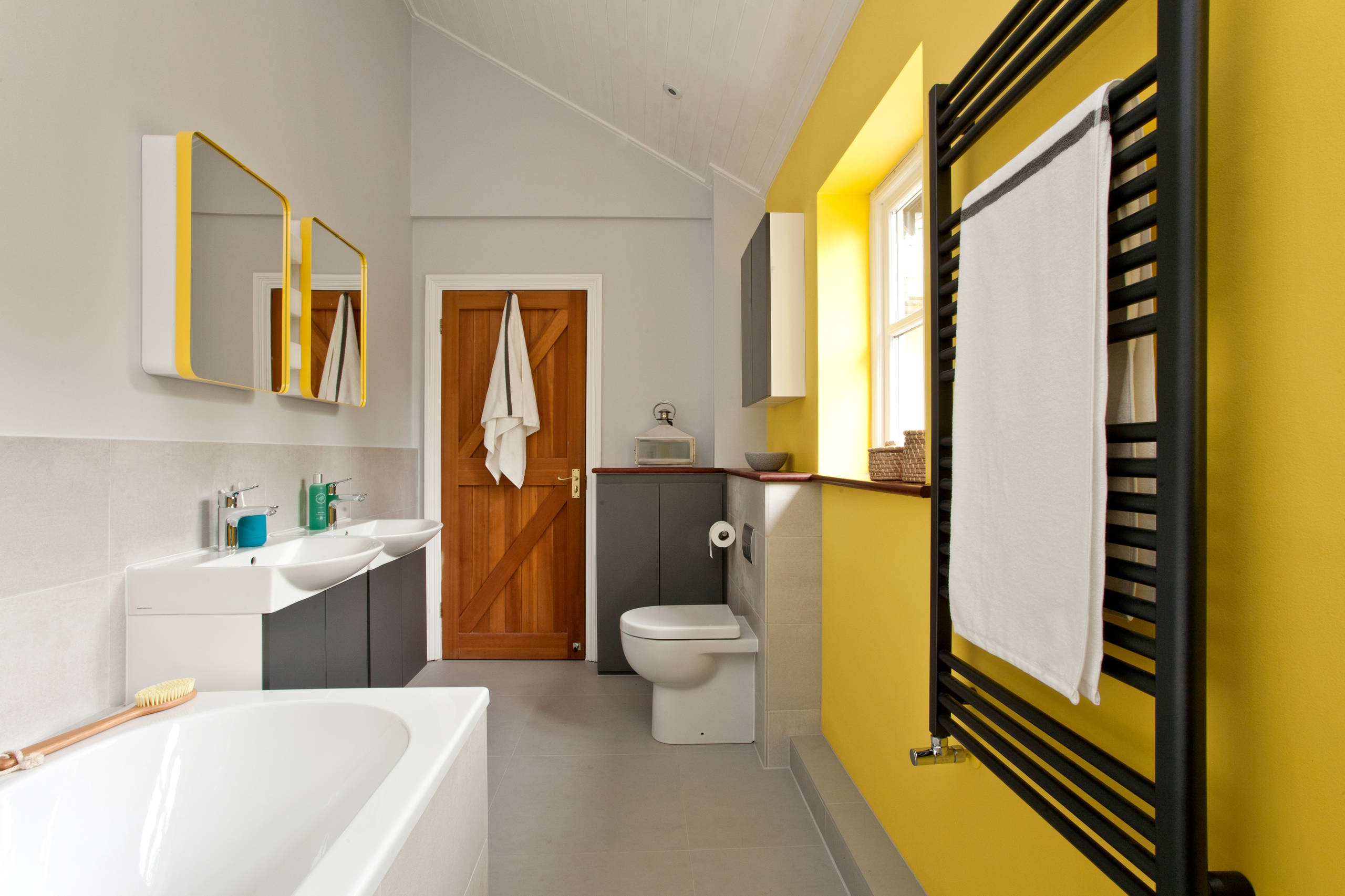 7 Tips for a Sensational Yellow Bathroom