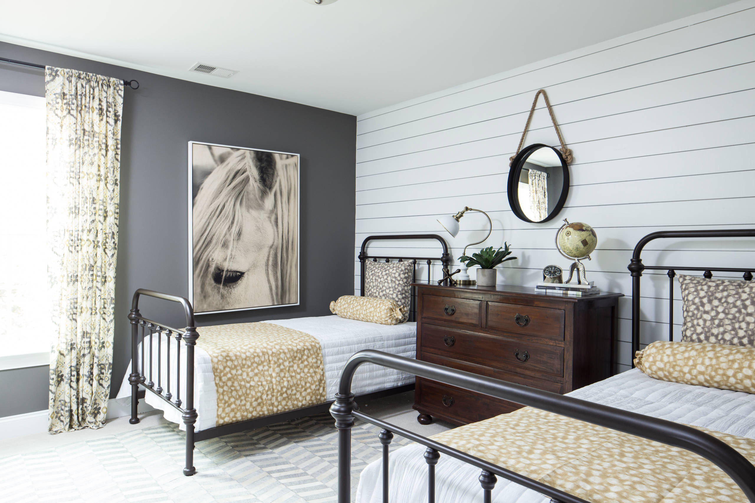 75 Farmhouse Bedroom Ideas You'll Love - April, 2026 | Houzz