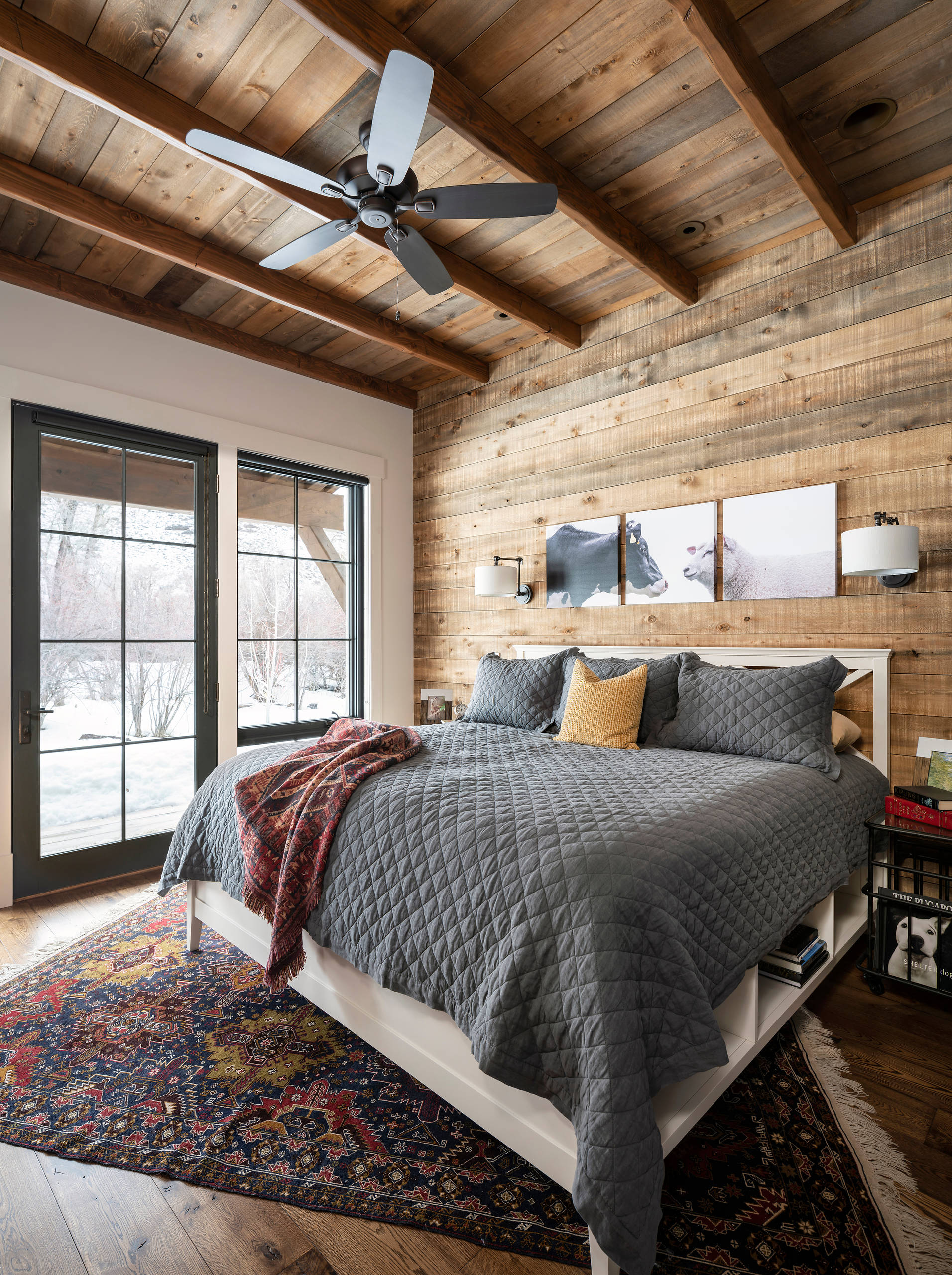 75 Farmhouse Bedroom Ideas You'll Love - April, 2026 | Houzz