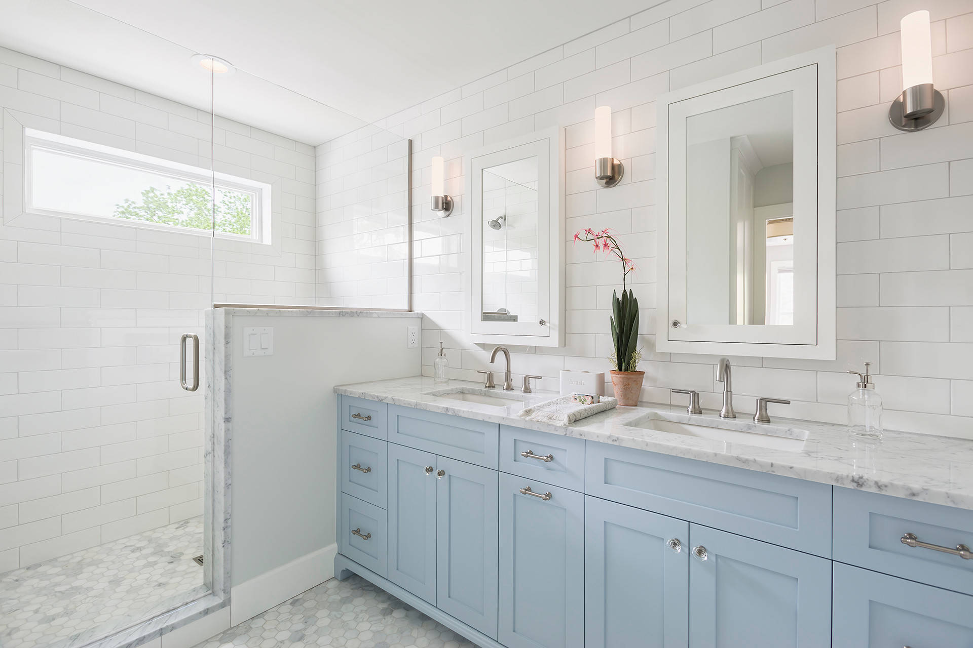 75 White Bathroom Ideas You'll Love - April, 2026 | Houzz