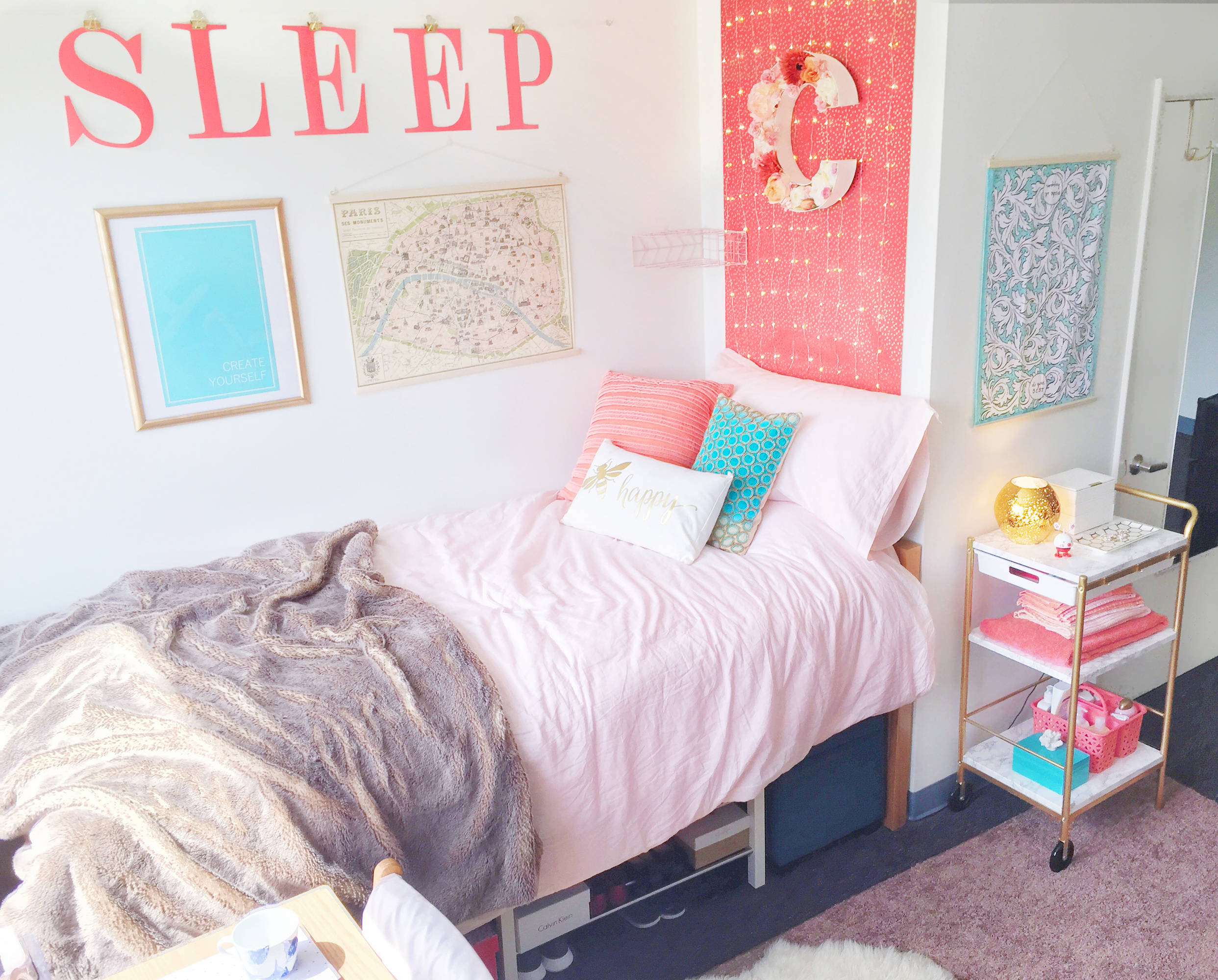 A Pretty in Pink Freshman Year Dorm Room | Apartment Therapy