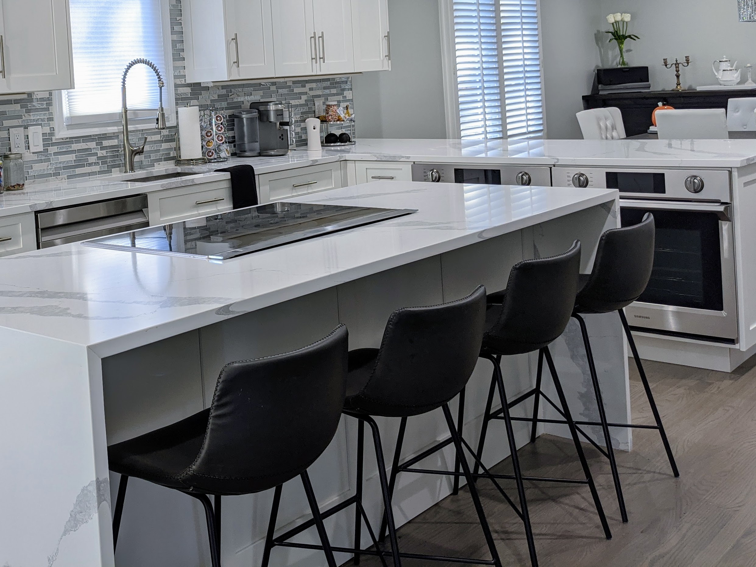 Best Stools For Your Kitchen Island If You Have A Family (Complete Guide) - Analytical Mommy LLC