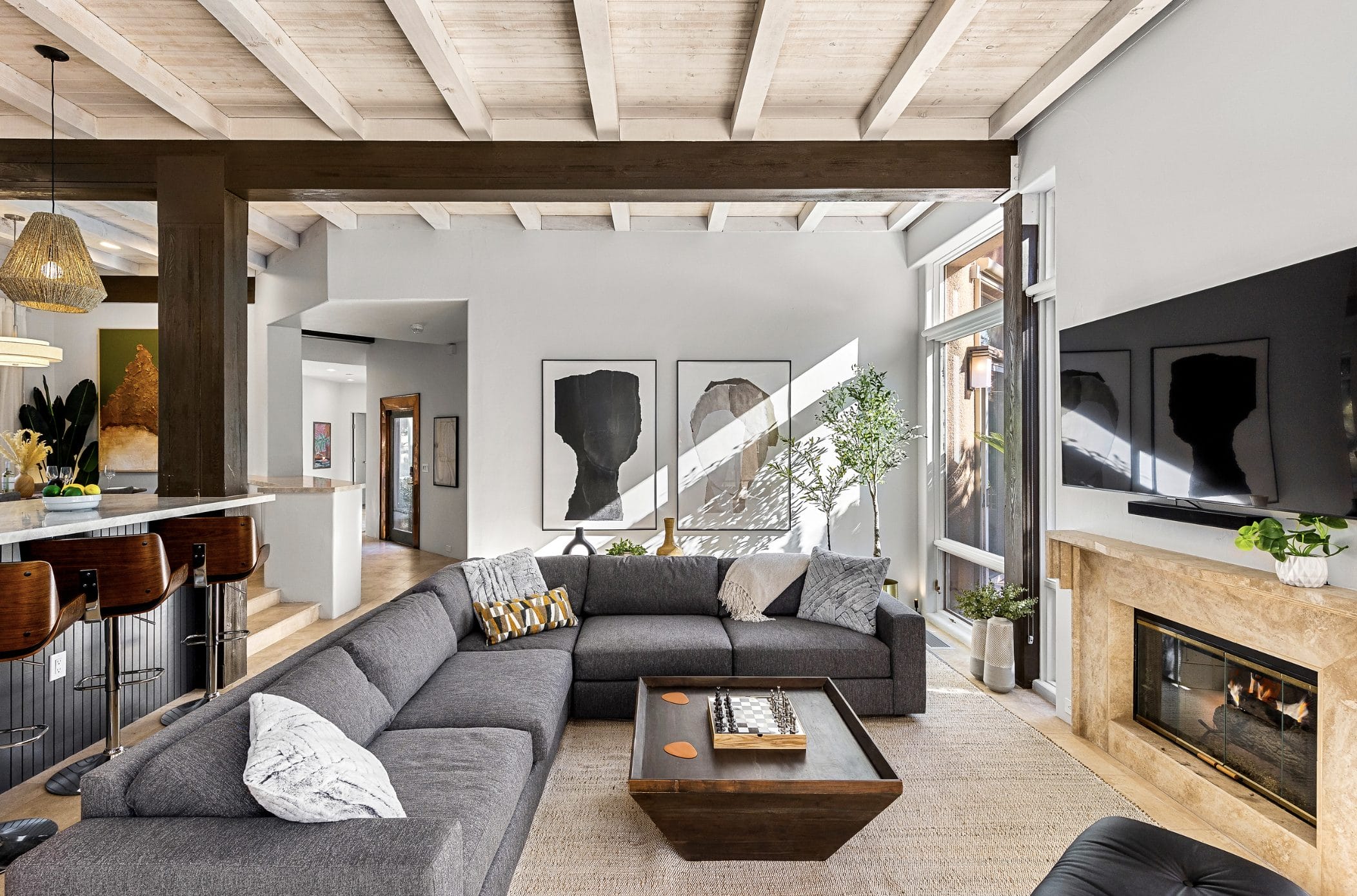 Cozy Living Room Ideas: Create a Space You'll Never Want to Leave - Decorilla Online Interior Design