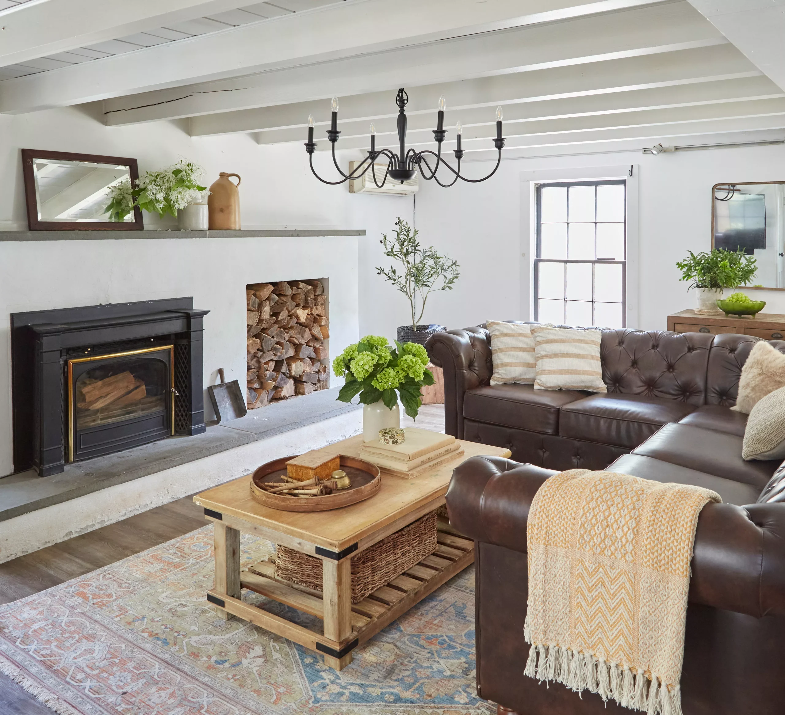 Gorgeous Brown Couch Ideas That Will Transform Your Living Room - Smart Home Ways