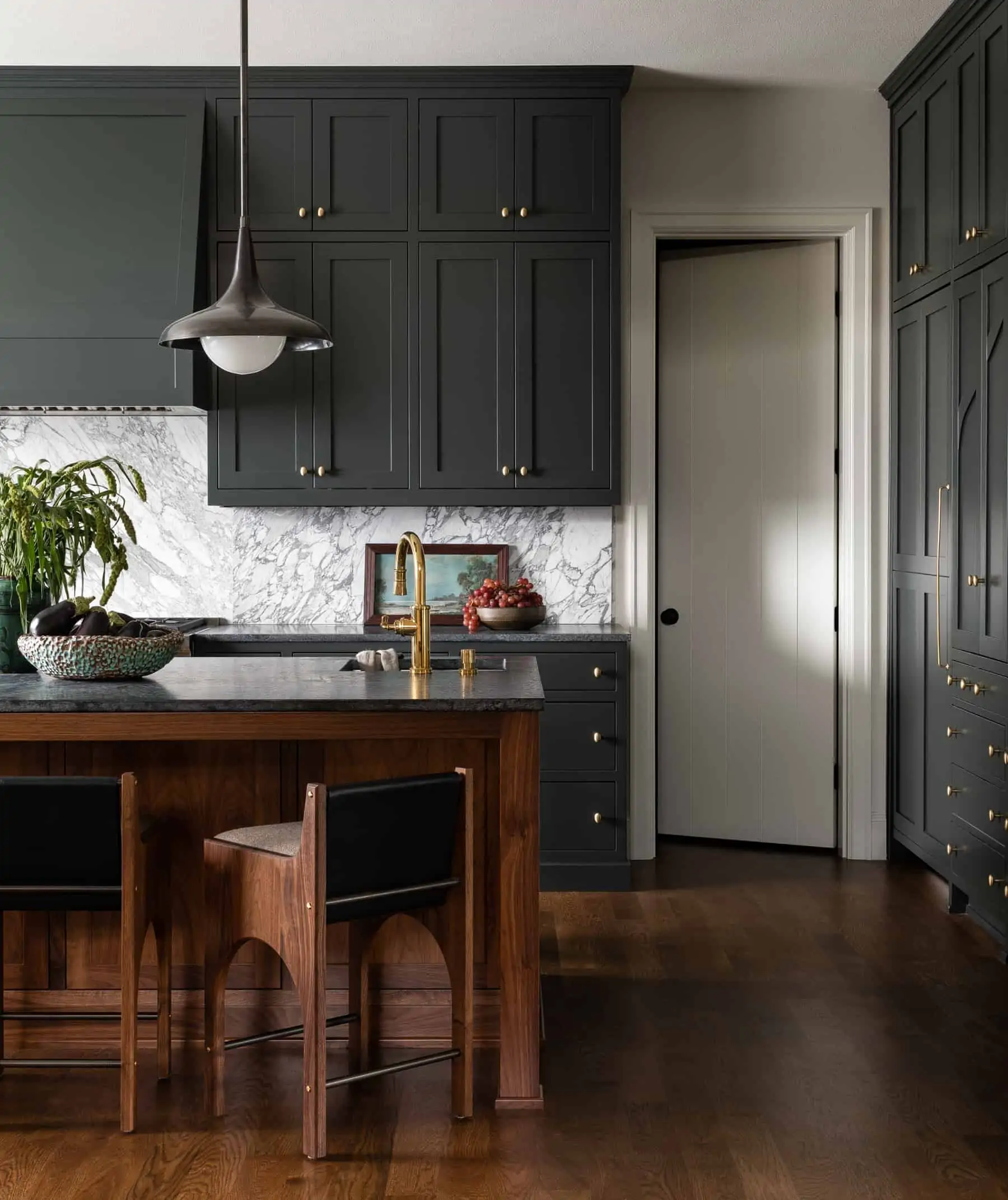 Heidi-Caillier-Design-luxury-interior-designer-dark-kitchen-wood-island - Heidi Caillier