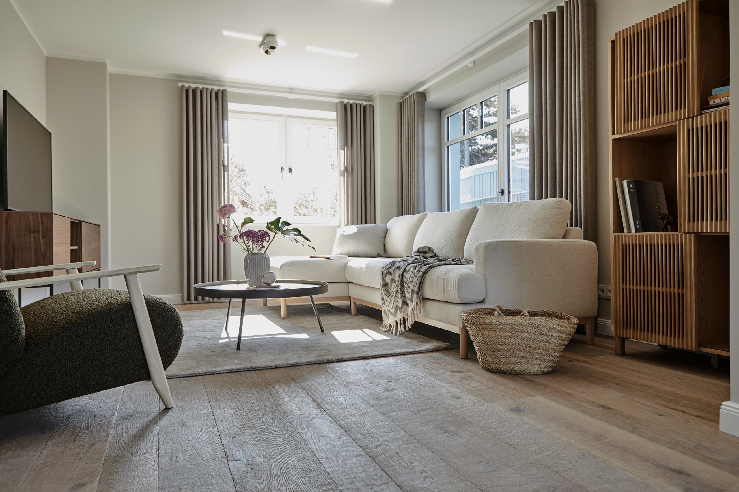 How Textured Wood Floors Elevate Modern Mountain Home Design - Mountain Living