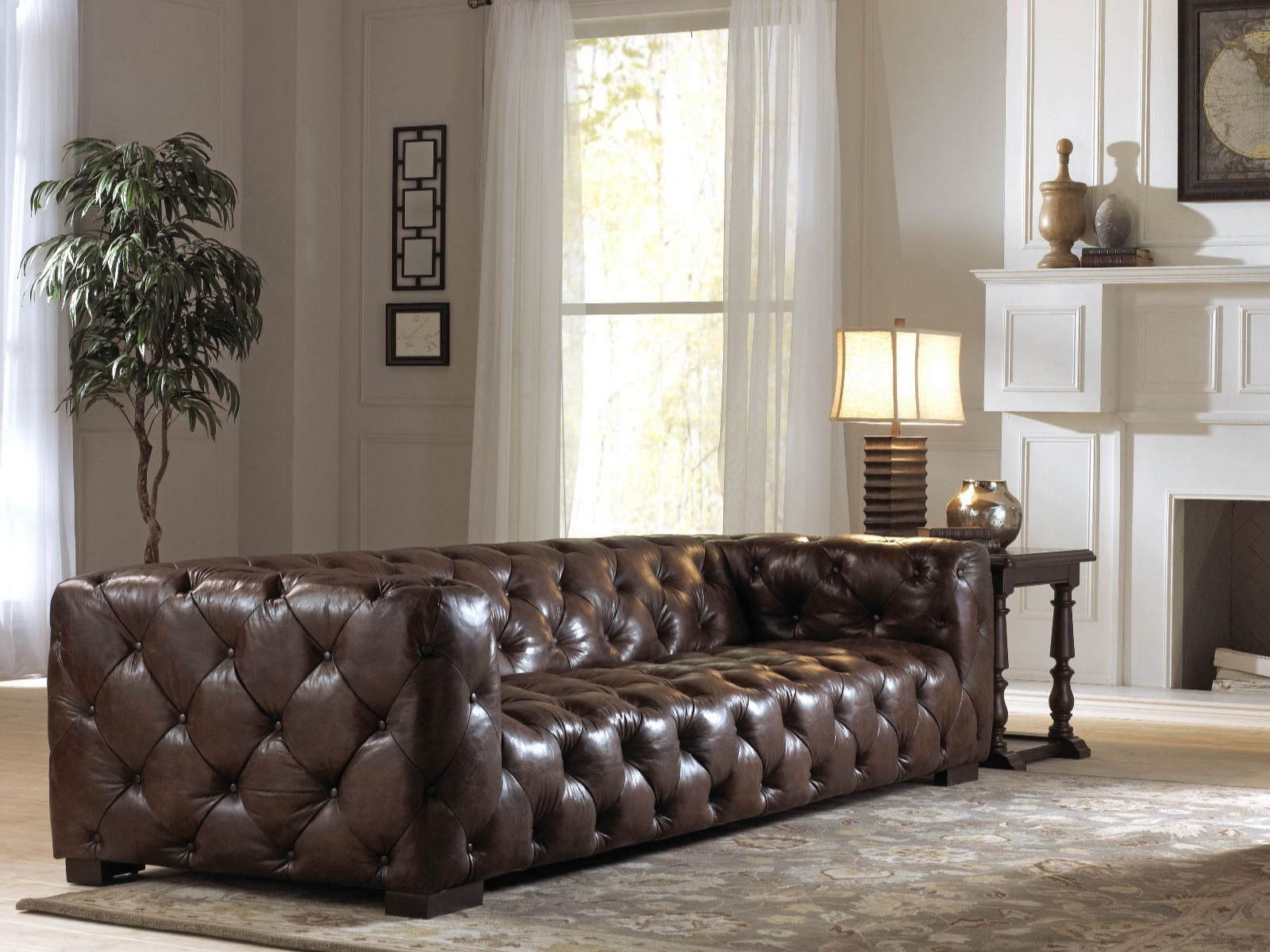 How to choose the perfect curtains to match with your leather sofa?