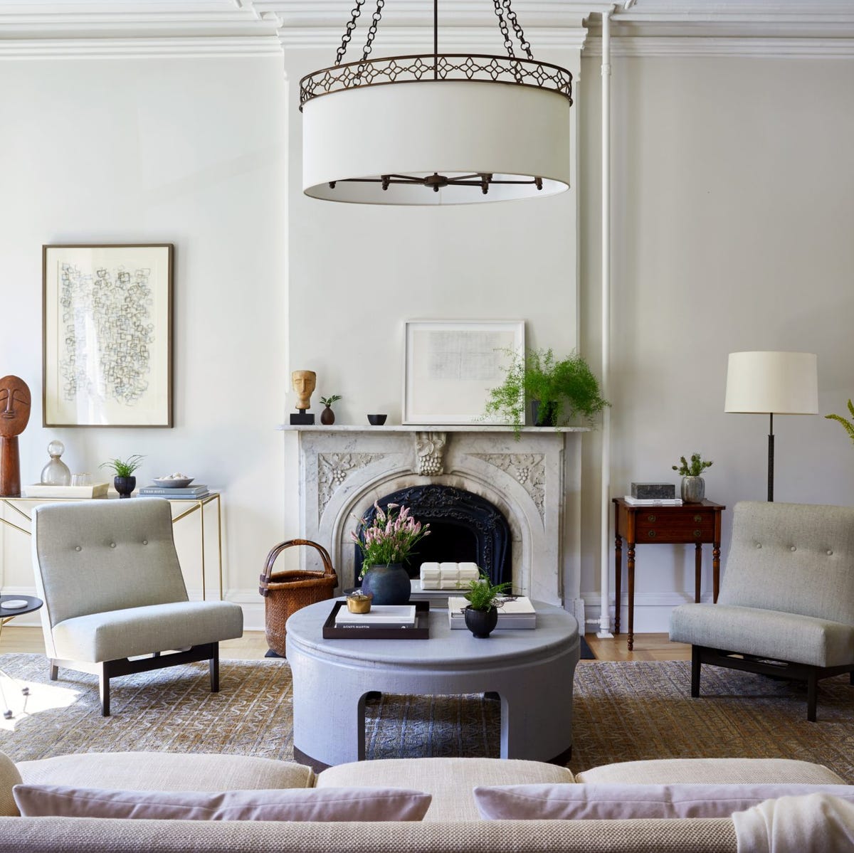 Inside a Neoclassical-Style Townhouse with Fresh, Contemporary Furniture