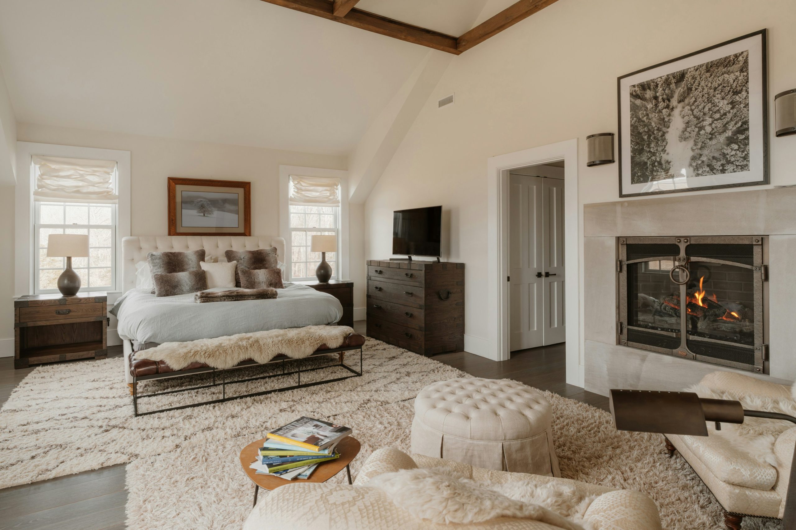 Large bedroom (IG: @clay.banks)