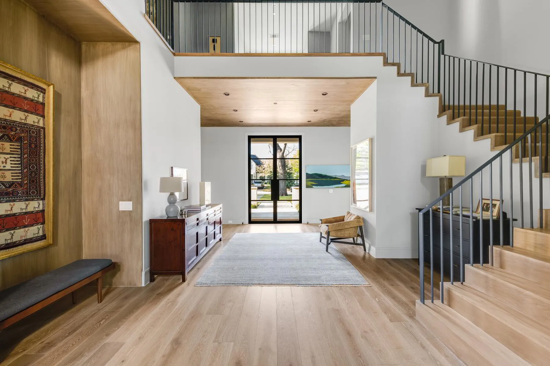 Luxurious Entrances: The Art of Dramatic Foyers