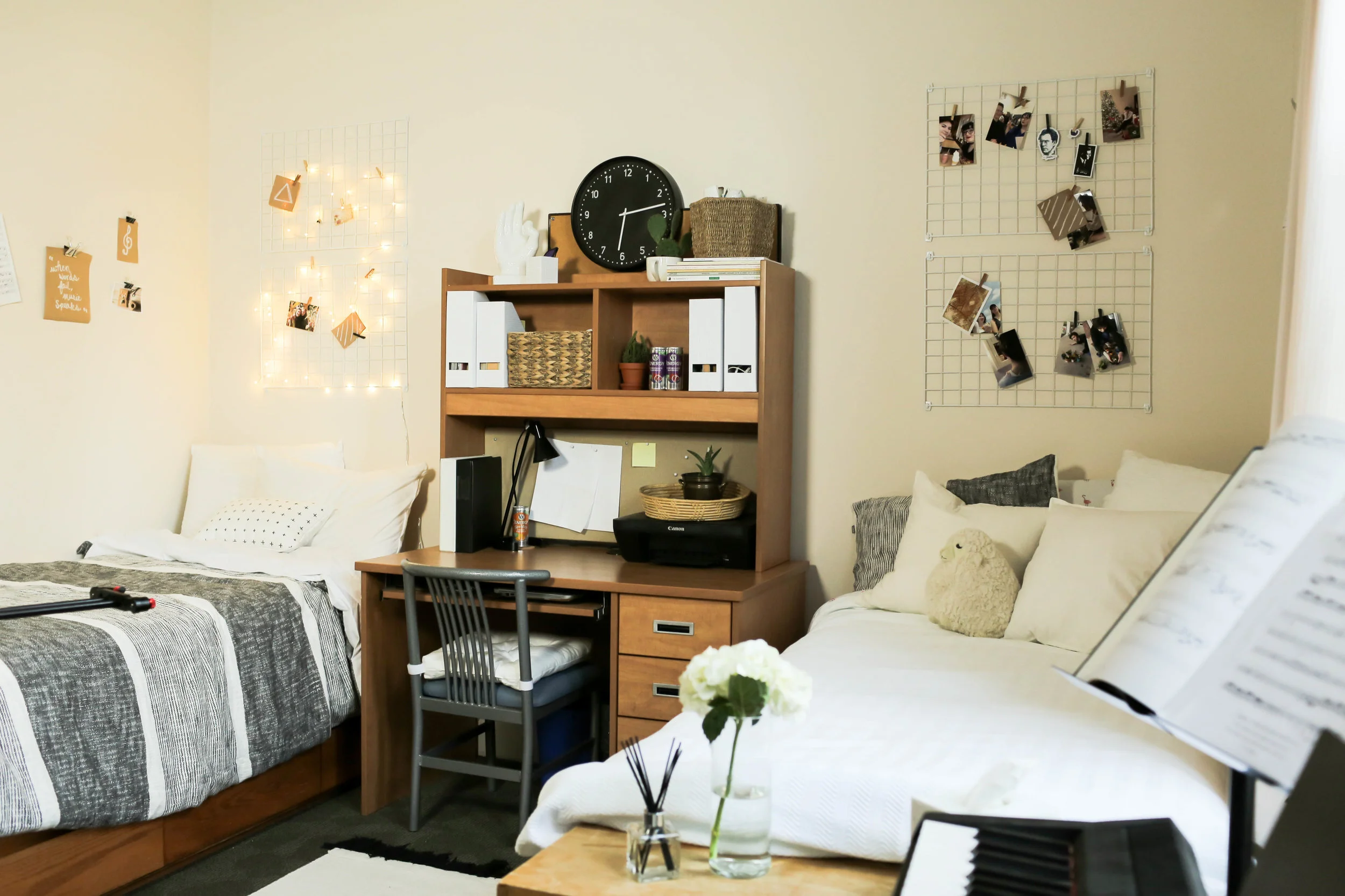 MINIMALIST DORM MAKEOVER — The Sorry Girls