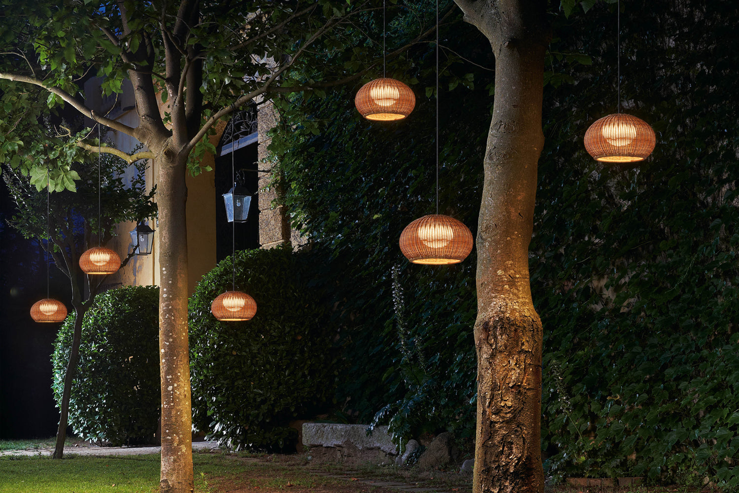 Modern garden lighting ideas: Styling a garden after dark – Holloways of Ludlow