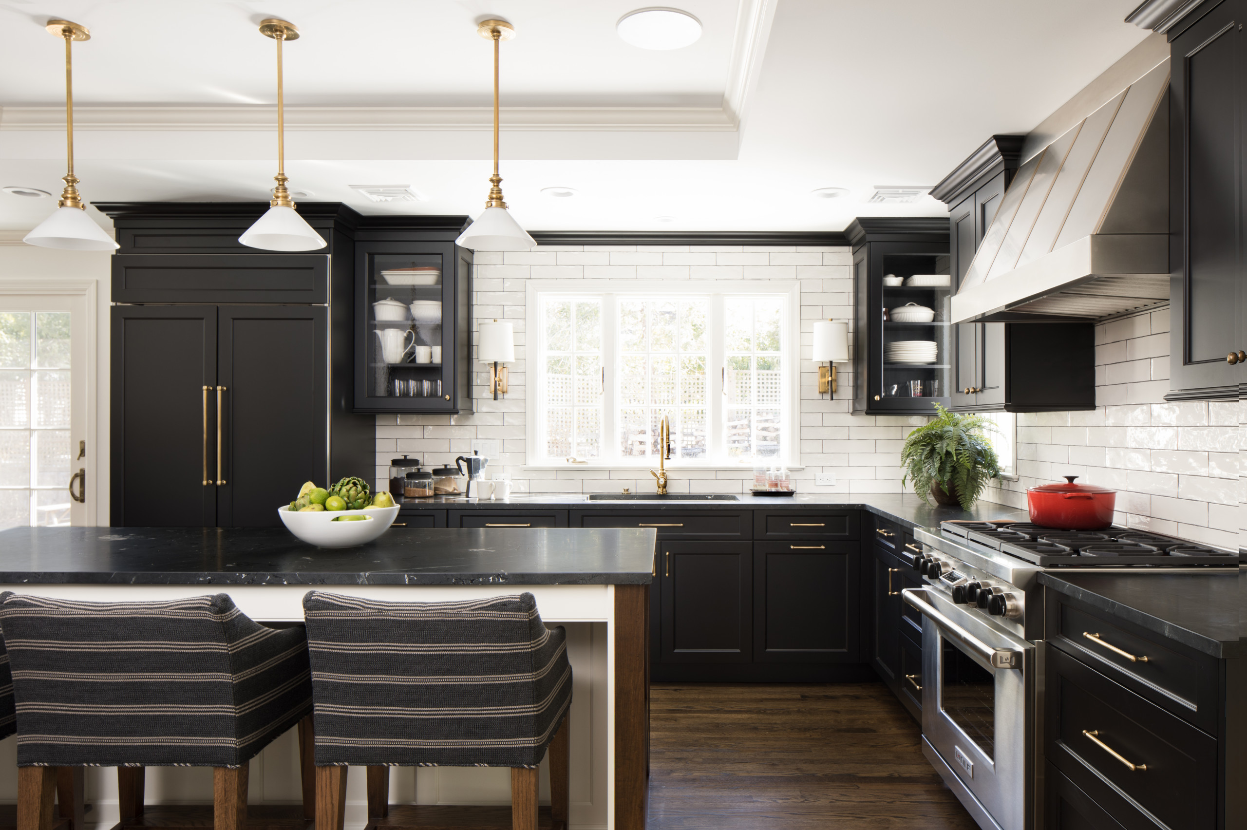New This Week: 4 Kitchens With Dramatic Black Cabinets