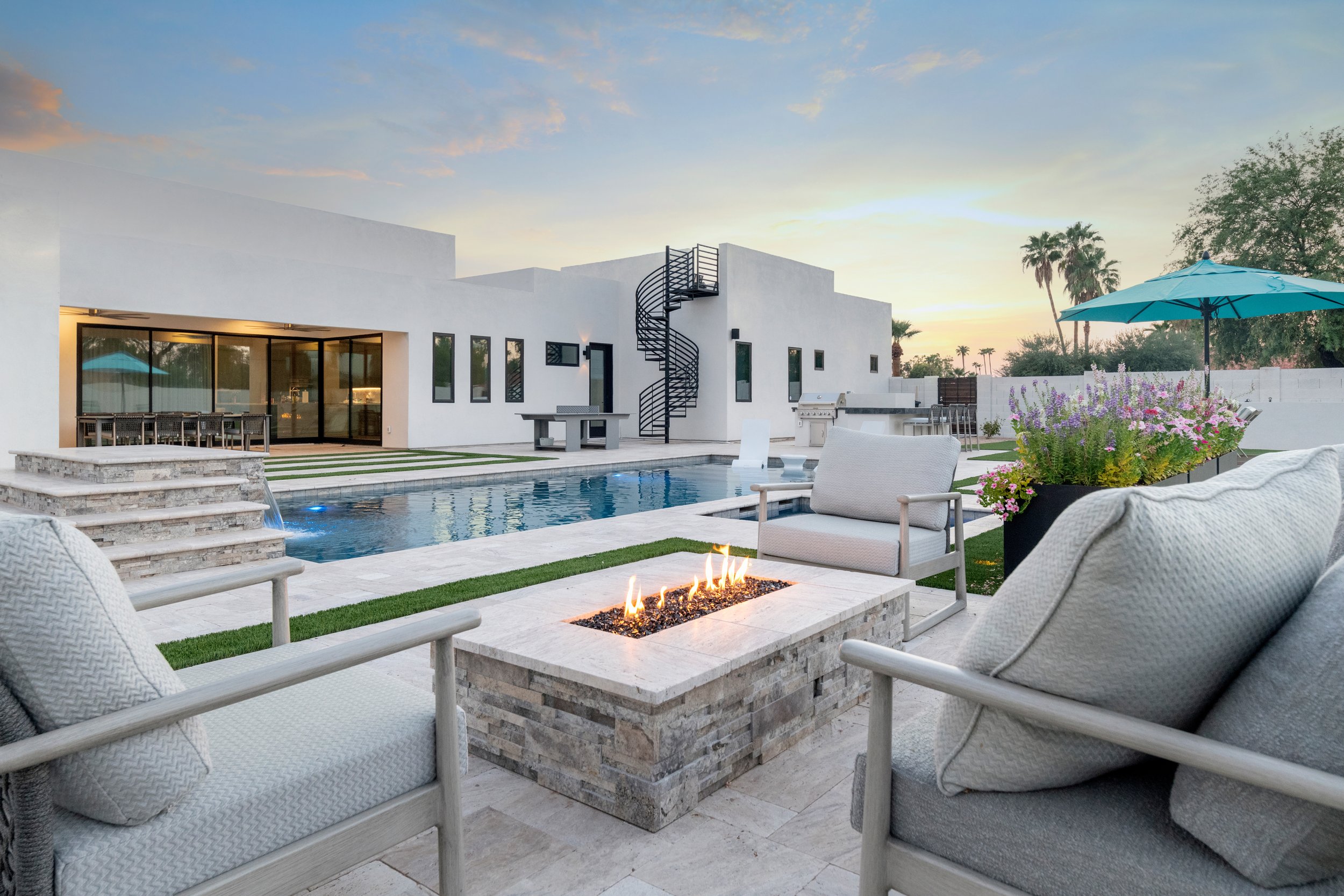 Pool Design Spotlight: Scottsdale Modern Backyard – Presidential Pools & Spas