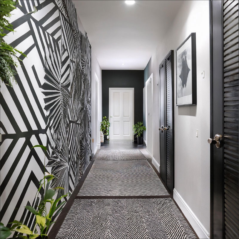 Small Black and White Hallway Ideas 2024