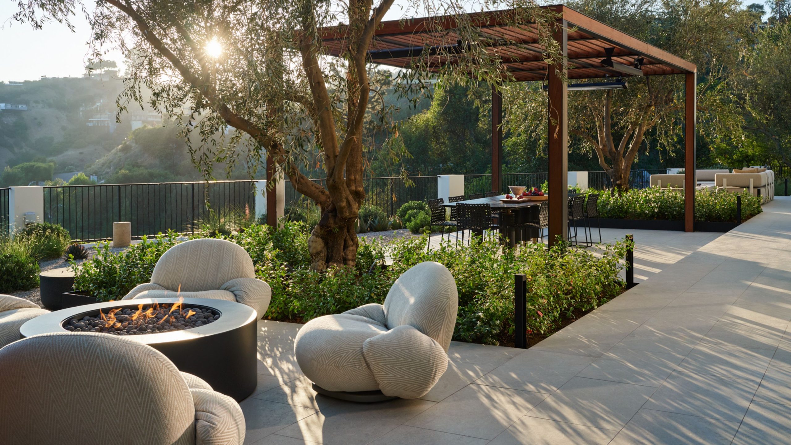 The Hottest Outdoor Furniture Trends for 2026 | Livingetc