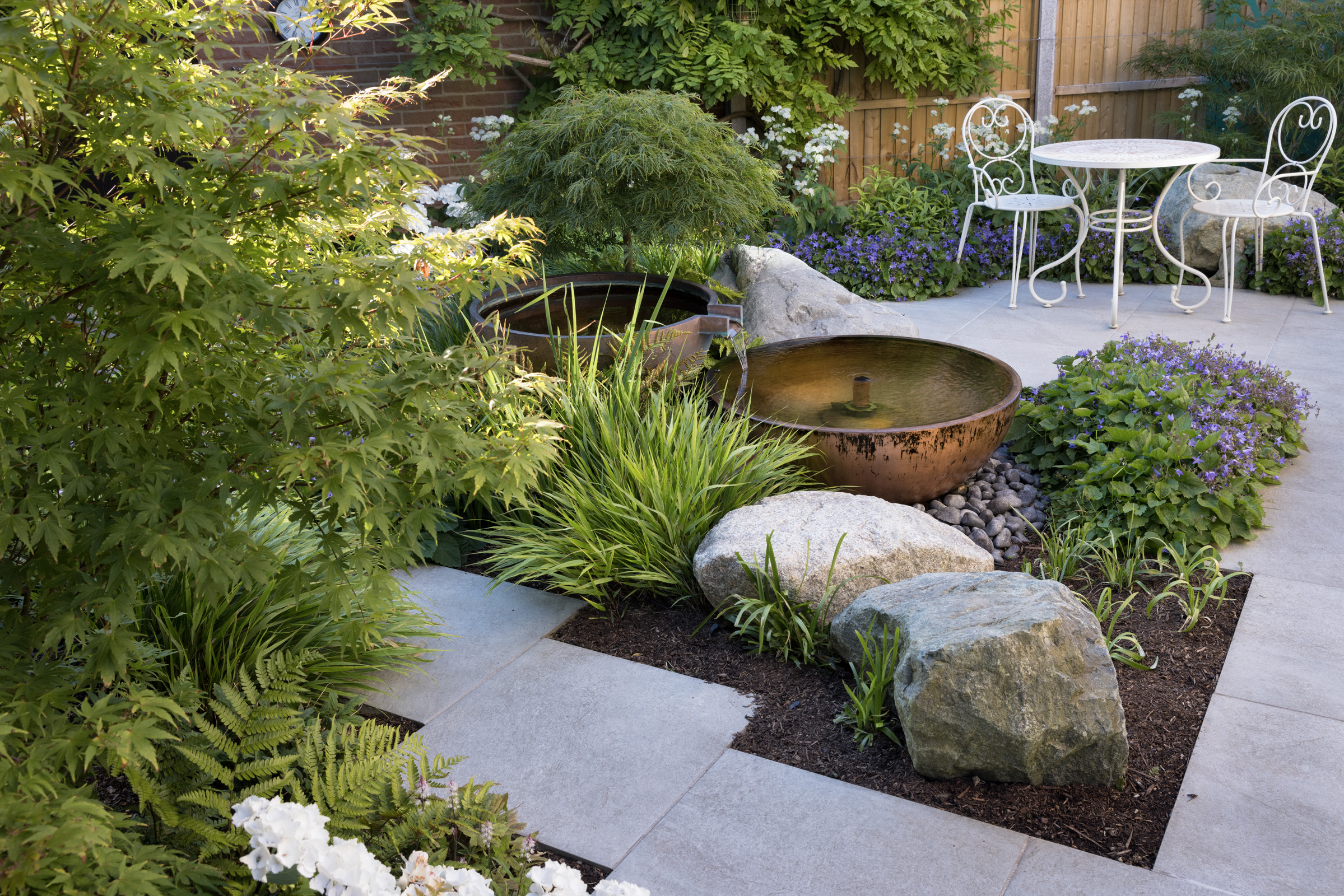 The Tranquil Garden - Rosemary Coldstream