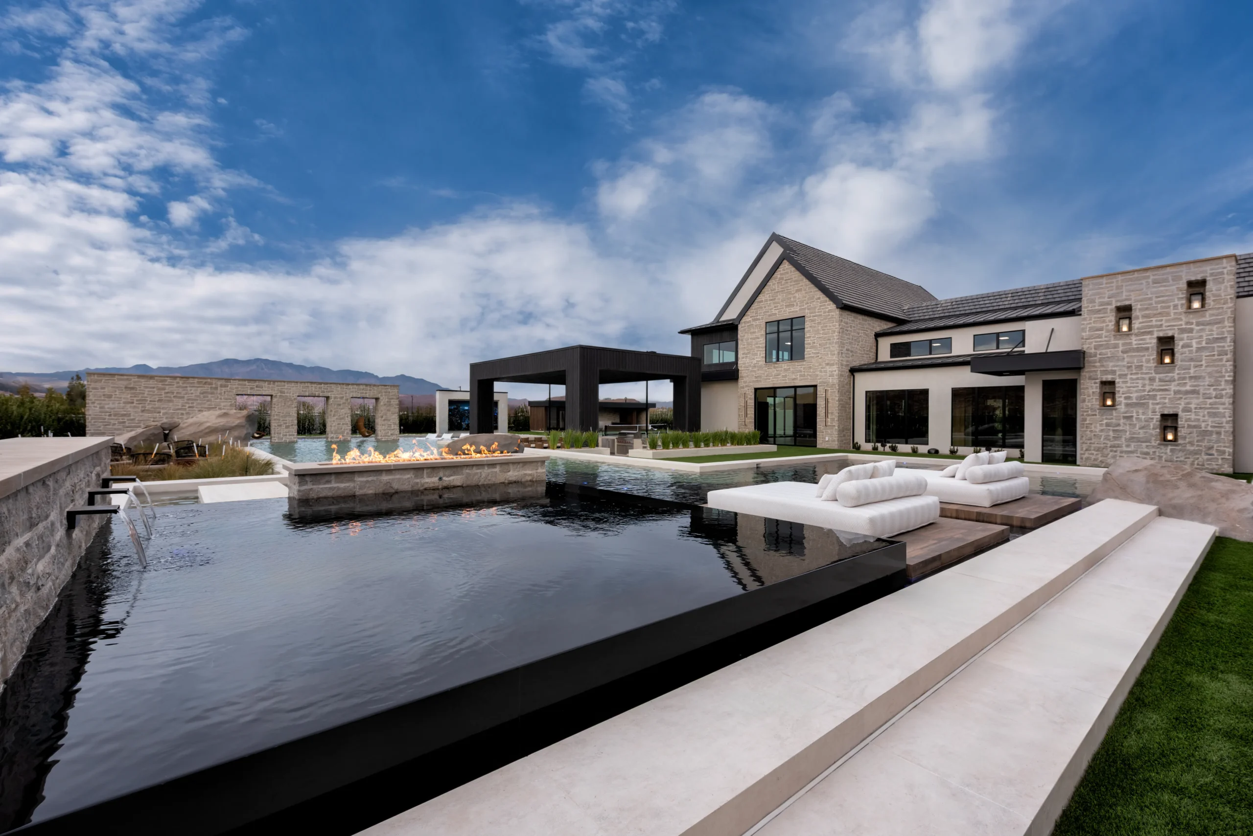 This Is What A Luxury Yard Looks Like In 2026 - Foxterra Design