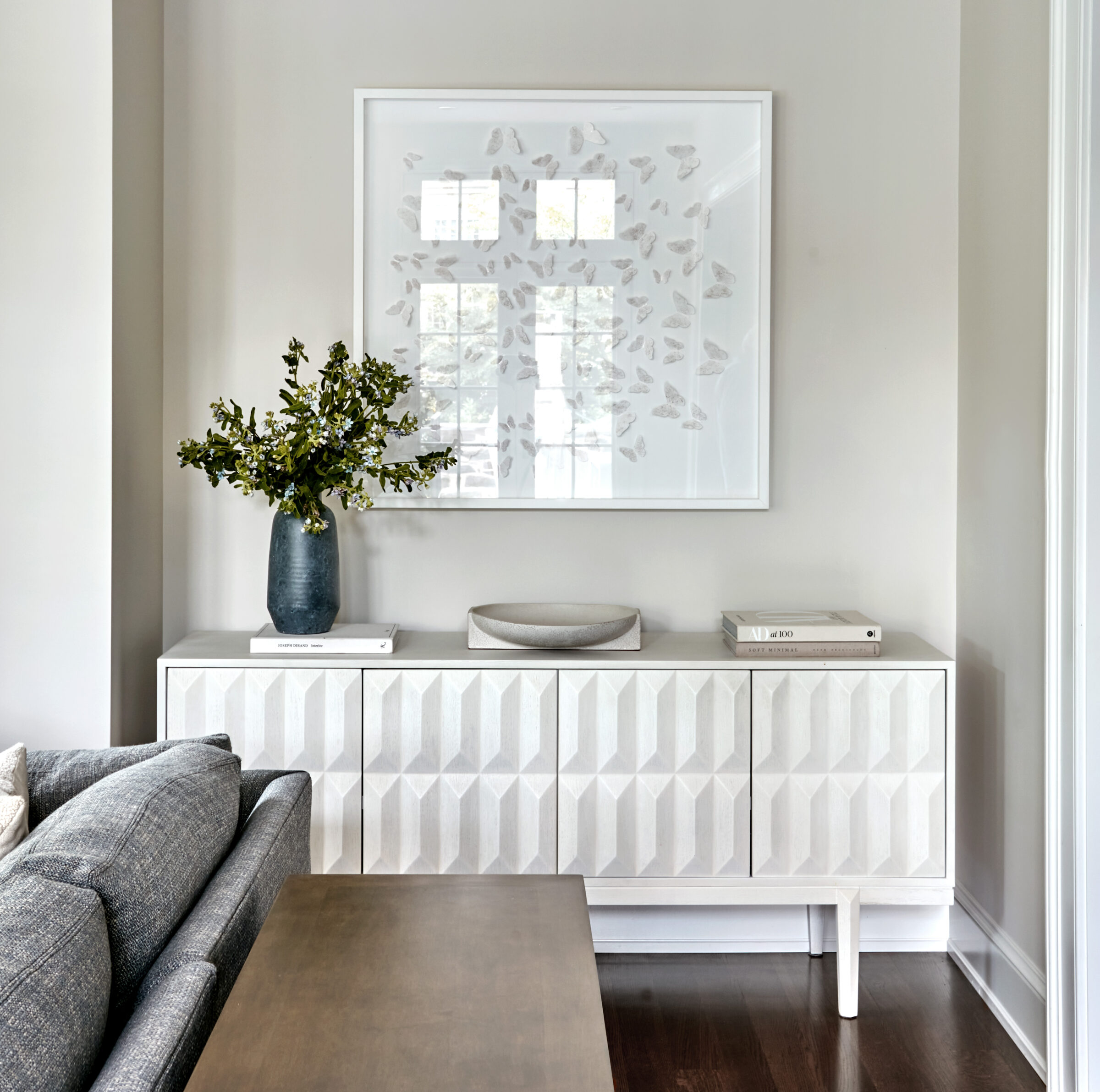 Why Is the 2026 Color of the Year White? And Why Neutrals Still Matter in Luxury Design - Glenna Stone Interiors