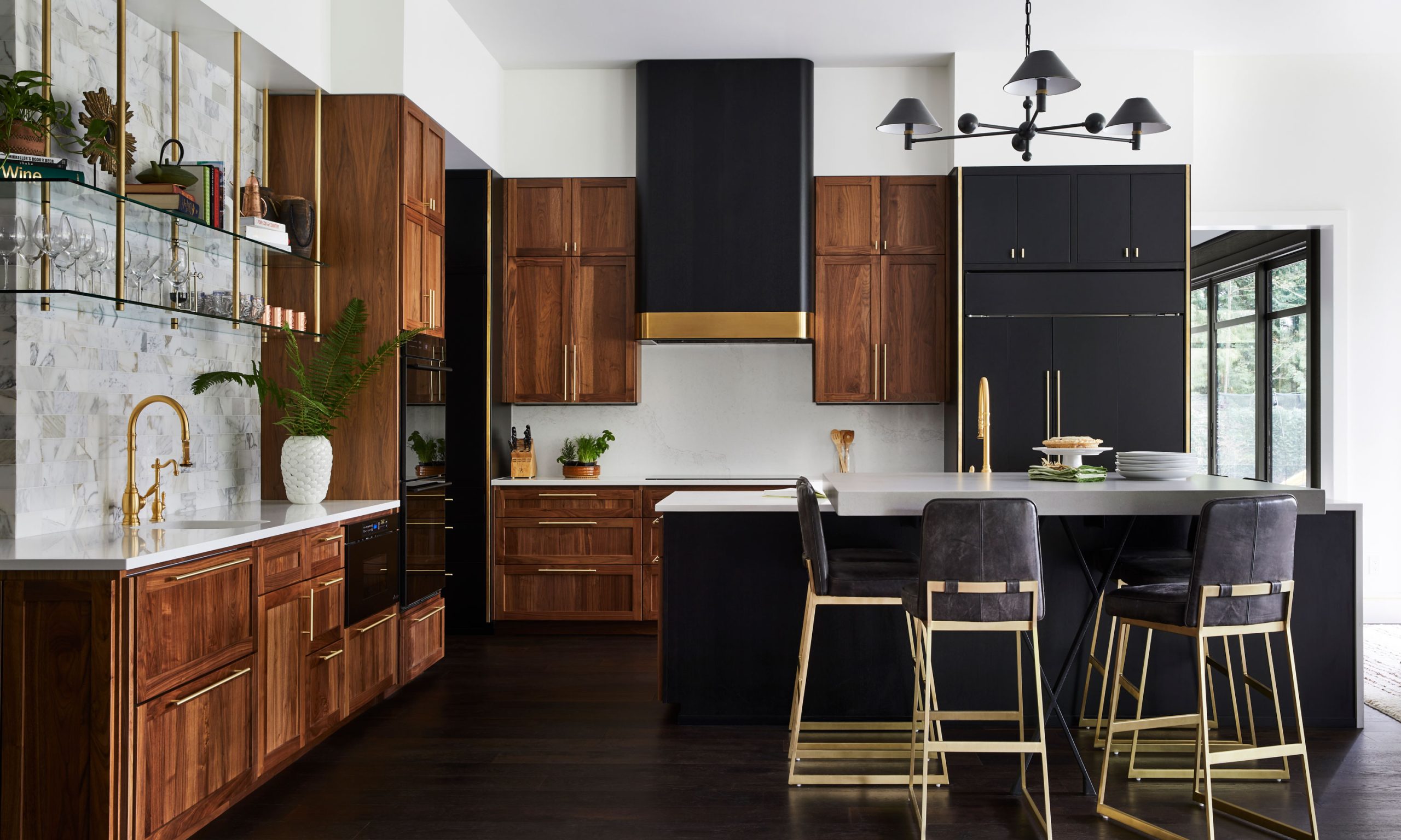 Will dark cabinetry make a kitchen appear too dark? | Homes and Gardens