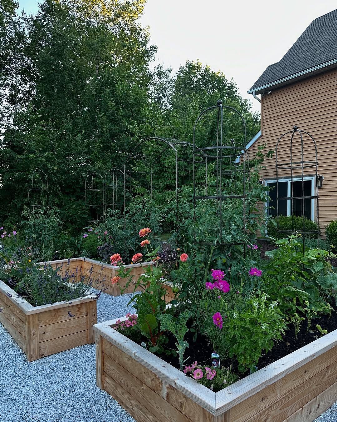 10 Front Yard Garden Ideas That Make Growing Vegetables in the Front Yard Feel Right in