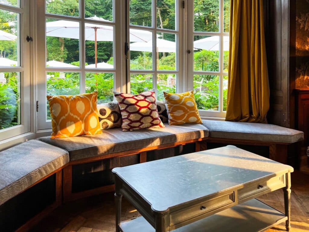 10 Modern Window Seat Ideas